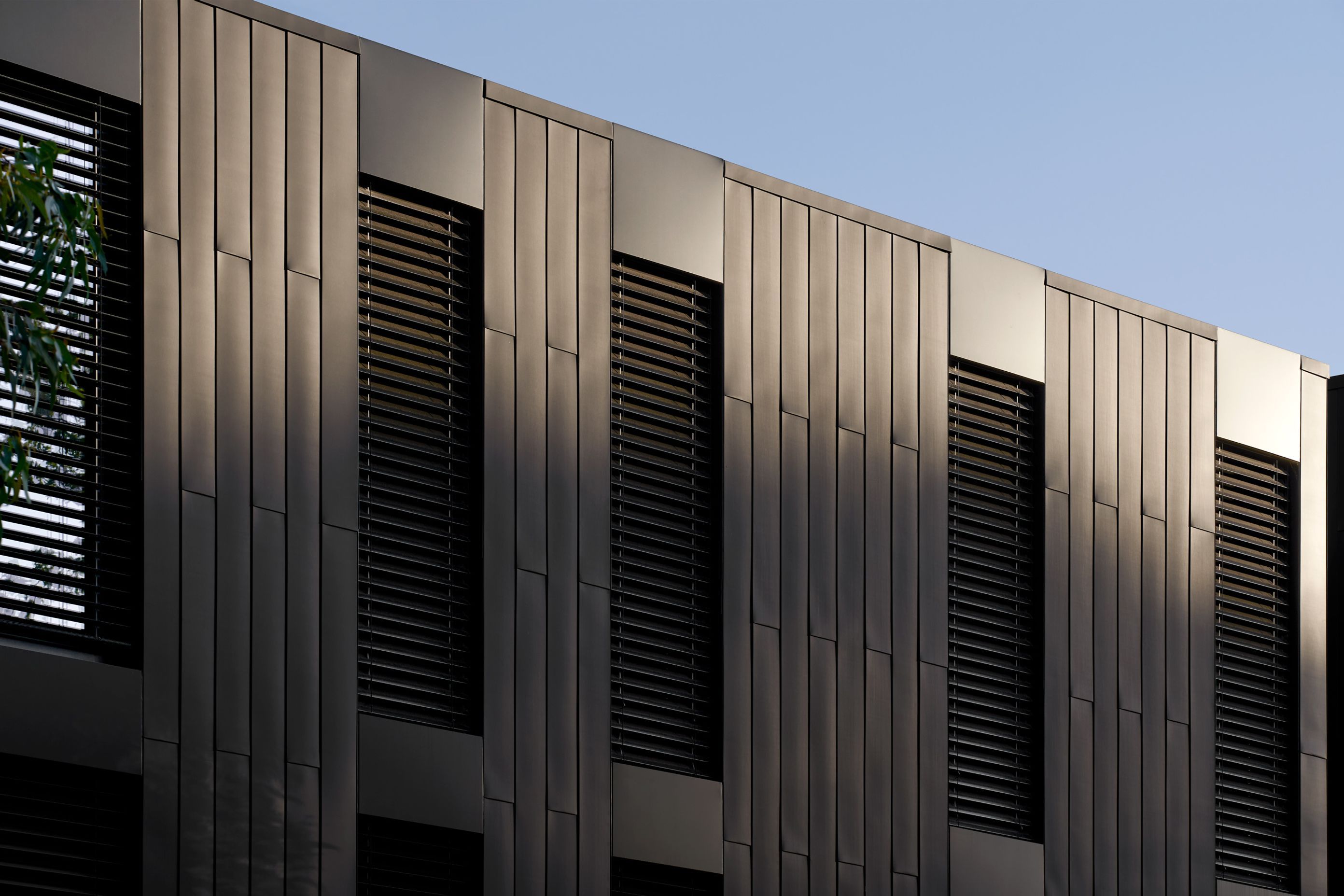 SOM Blinds | Motorised External Venetians | Finnis Architects | Photography | Damien Kook