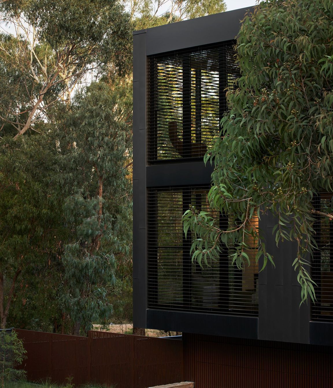 SOM Blinds | Motorised External Venetians | Finnis Architects | Photography | Damien Kook