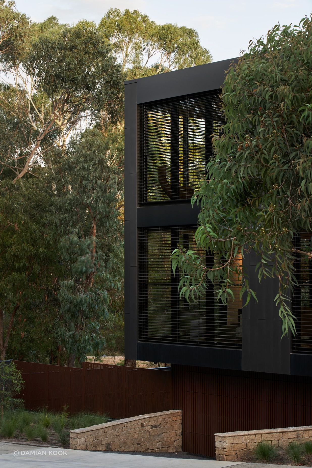 SOM Blinds | Motorised External Venetians | Finnis Architects | Photography | Damien Kook