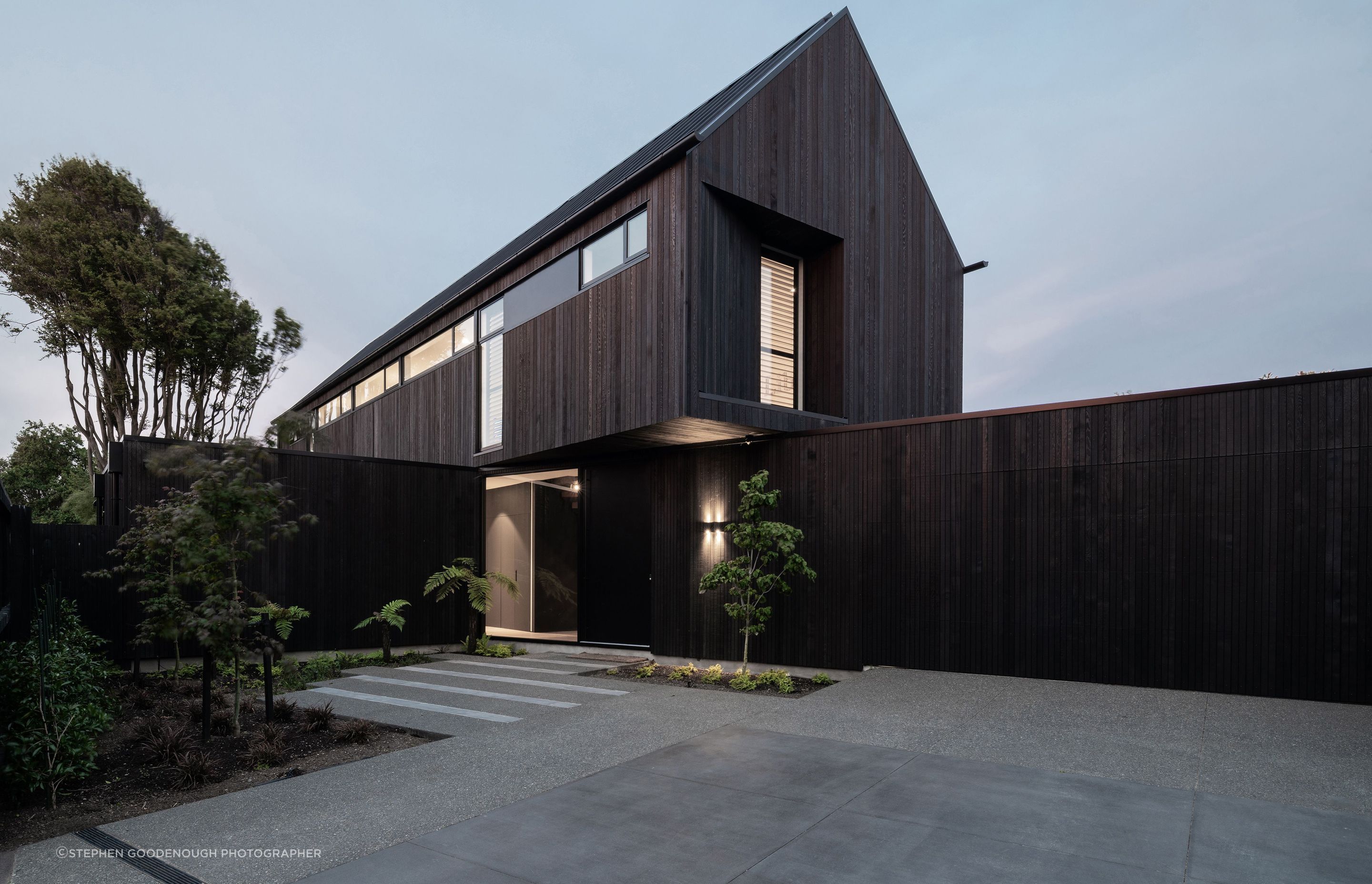 Fulcrum-House-Exterior-from-Driveway-Stephen-Goodenough-v3.jpg