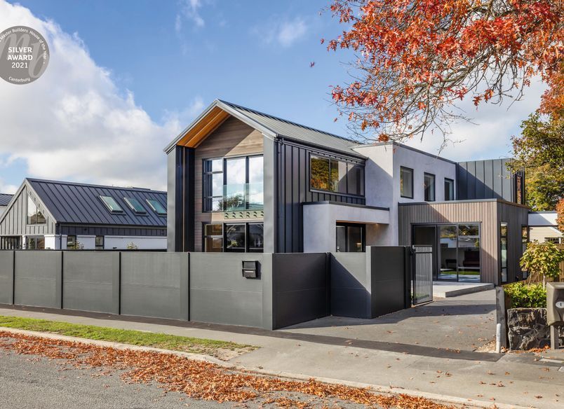 Eye catching Home - Fulton Ave