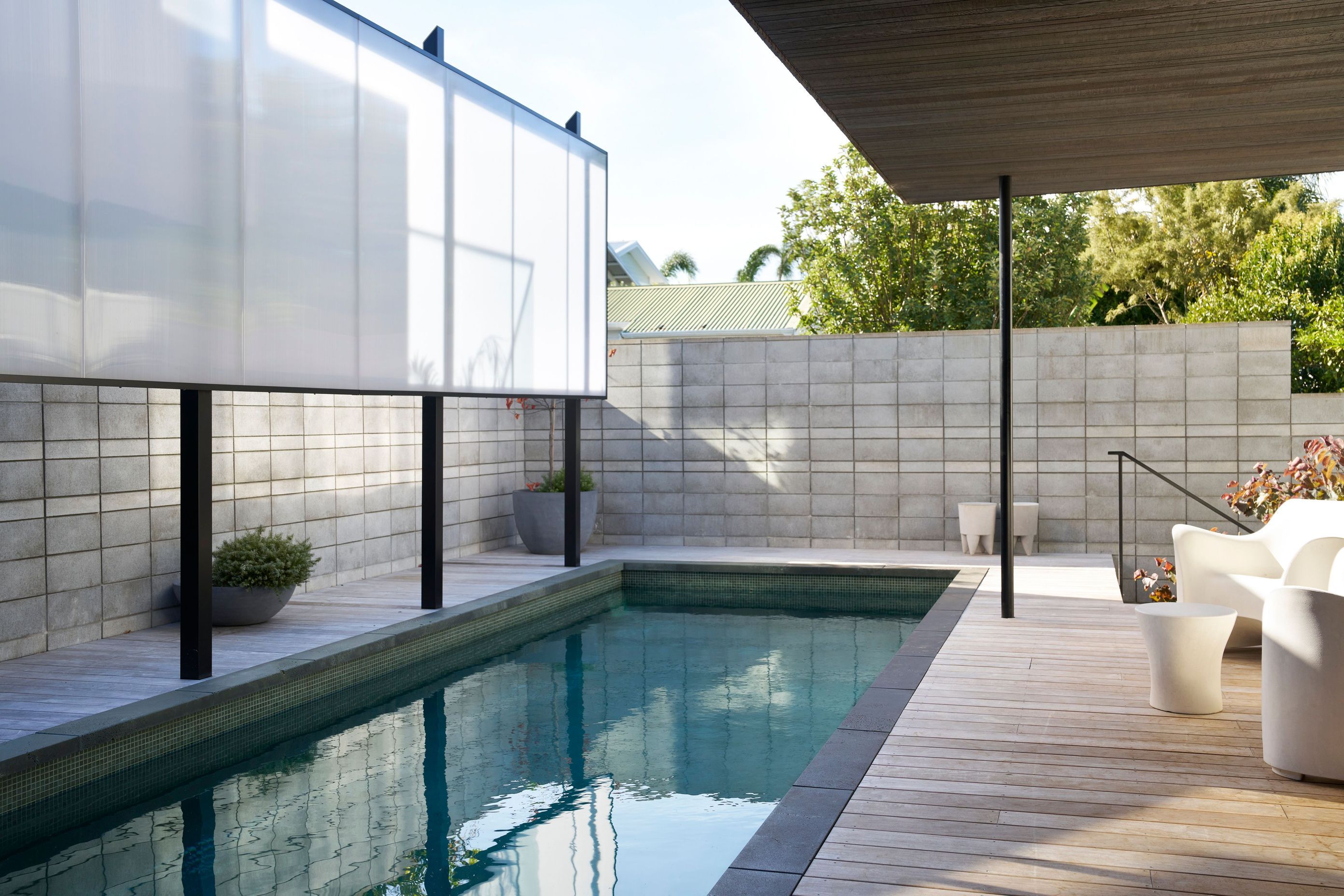 Gerrad-Hall-ArchitectsWestmere-Right-of-Way-HousePool-ScreenTash-Hopkins-Photography6-.jpg