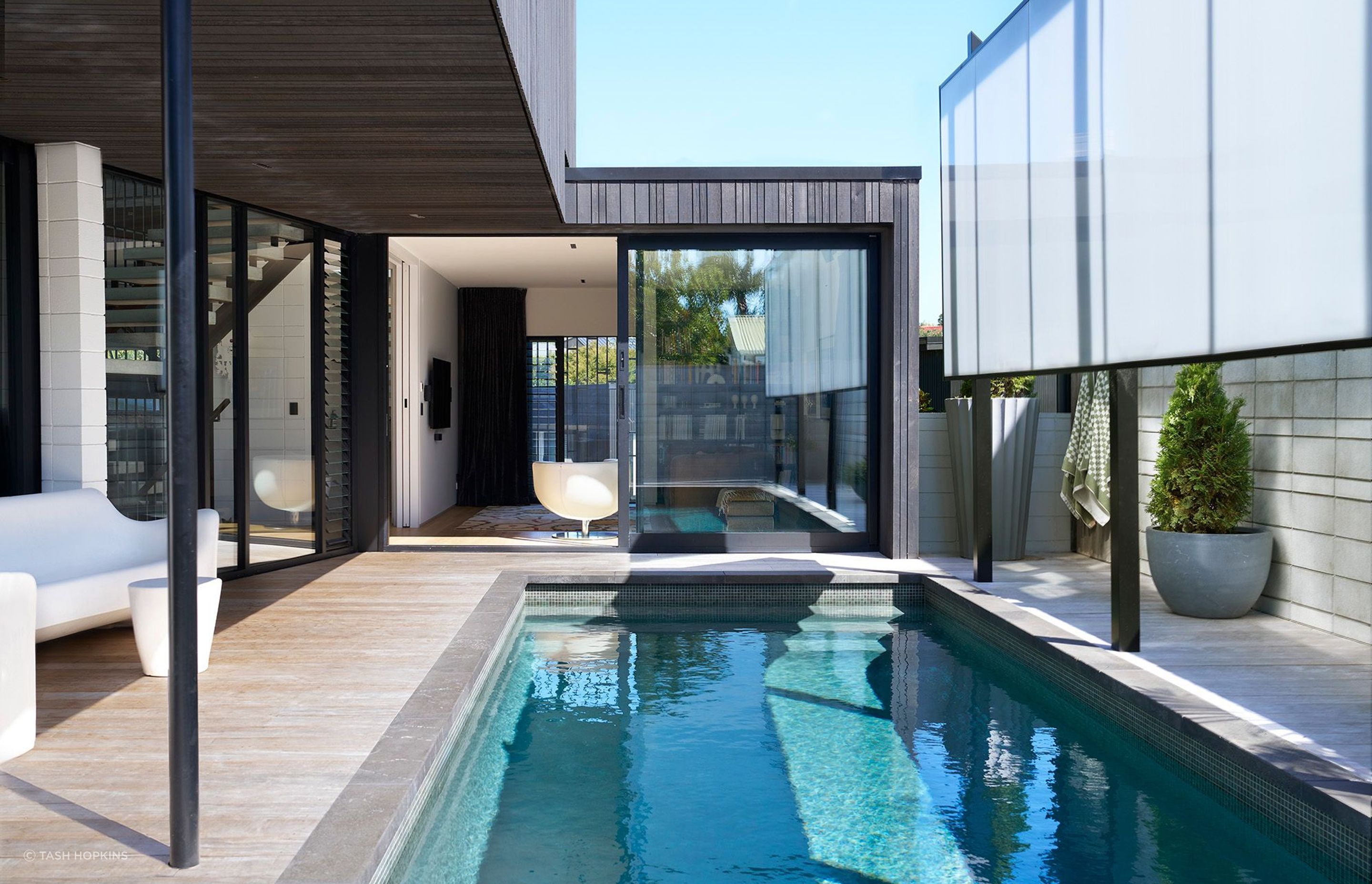 Gerrad-Hall-ArchitectsWestmere-Right-of-Way-HousePoolTash-Hopkins-Photography2-.jpg