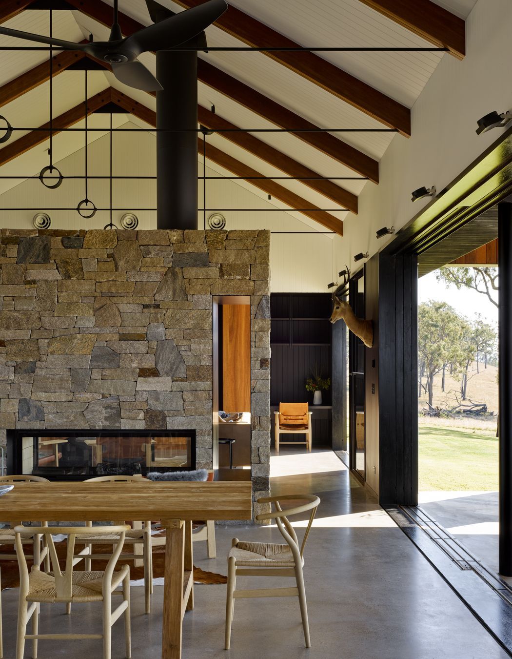 Glenmaurie-Station-by-Shaun-Lockyer-Architects-Issue-11-Feature-The-Local-Project-Image-13-1.jpg