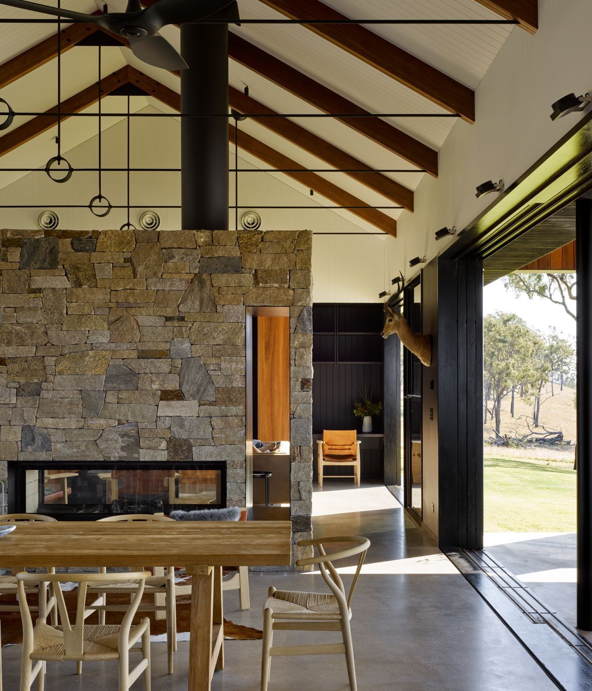 Glenmaurie-Station-by-Shaun-Lockyer-Architects-Issue-11-Feature-The-Local-Project-Image-13-1.jpg