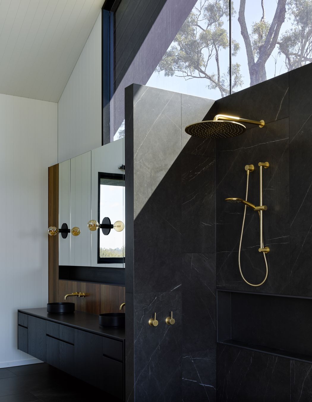 Glenmaurie-Station-by-Shaun-Lockyer-Architects-Issue-11-Feature-The-Local-Project-Image-24-1.jpg