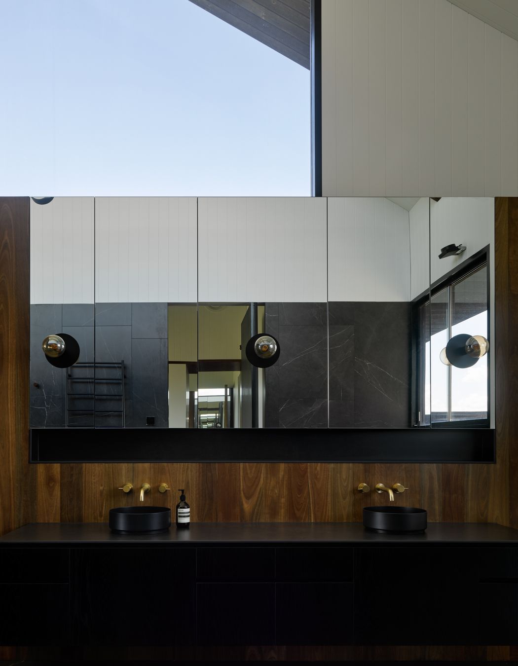 Glenmaurie-Station-by-Shaun-Lockyer-Architects-Issue-11-Feature-The-Local-Project-Image-25-1.jpg