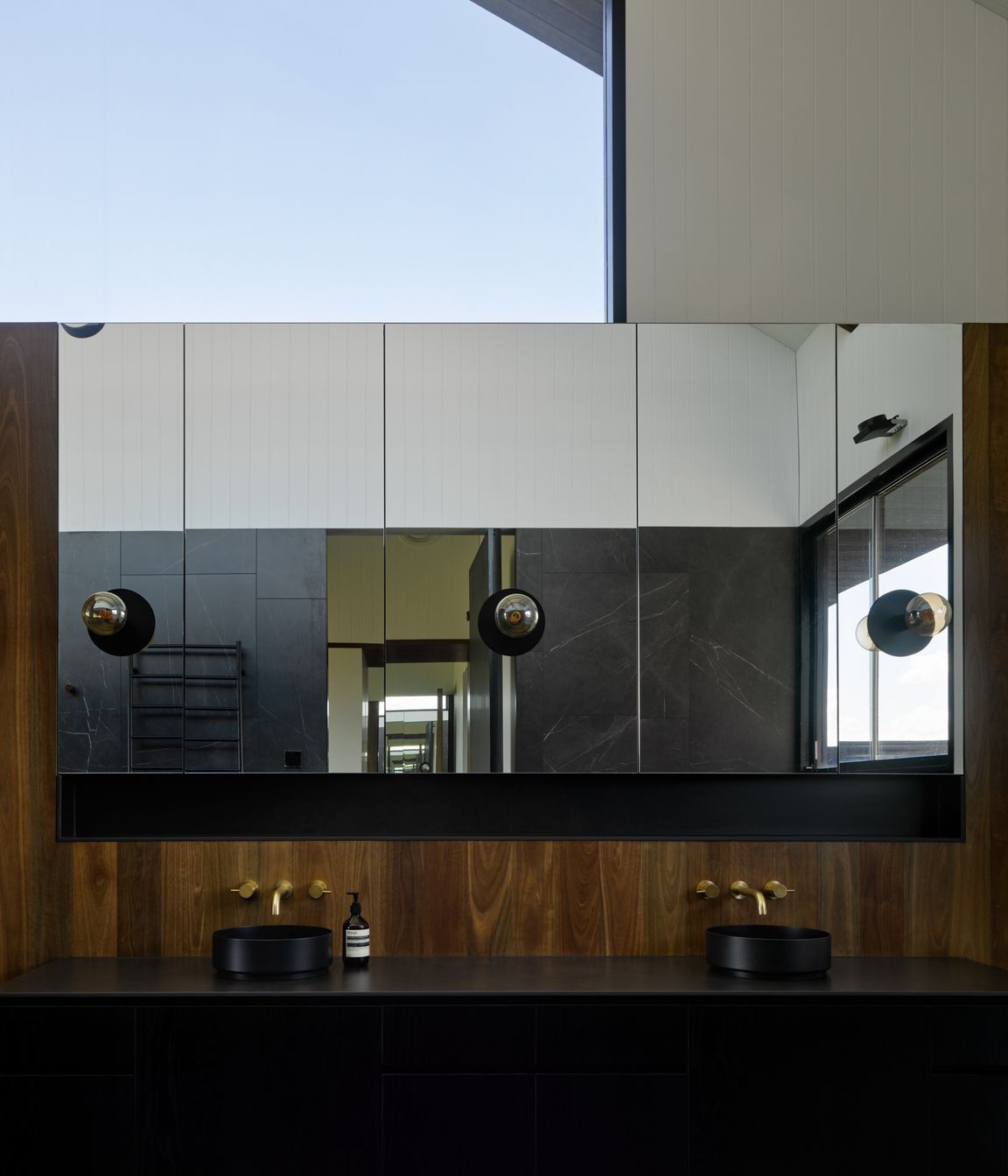 Glenmaurie-Station-by-Shaun-Lockyer-Architects-Issue-11-Feature-The-Local-Project-Image-25-1.jpg