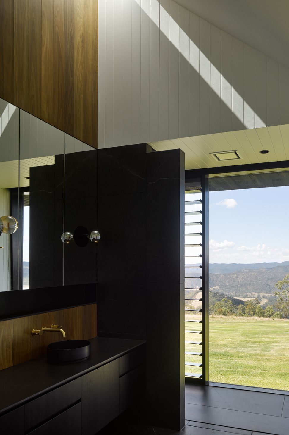 Glenmaurie-Station-by-Shaun-Lockyer-Architects-Issue-11-Feature-The-Local-Project-Image-27-1.jpg