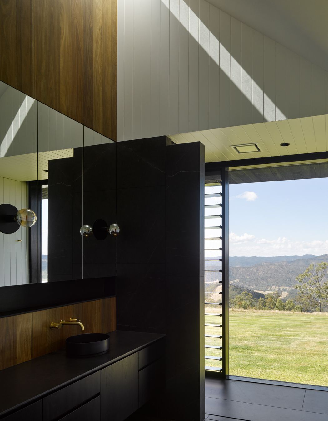 Glenmaurie-Station-by-Shaun-Lockyer-Architects-Issue-11-Feature-The-Local-Project-Image-27-1.jpg