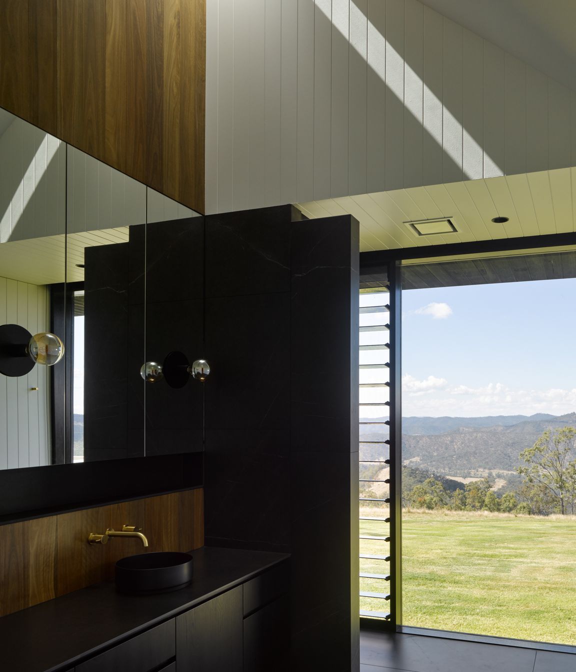 Glenmaurie-Station-by-Shaun-Lockyer-Architects-Issue-11-Feature-The-Local-Project-Image-27-1.jpg