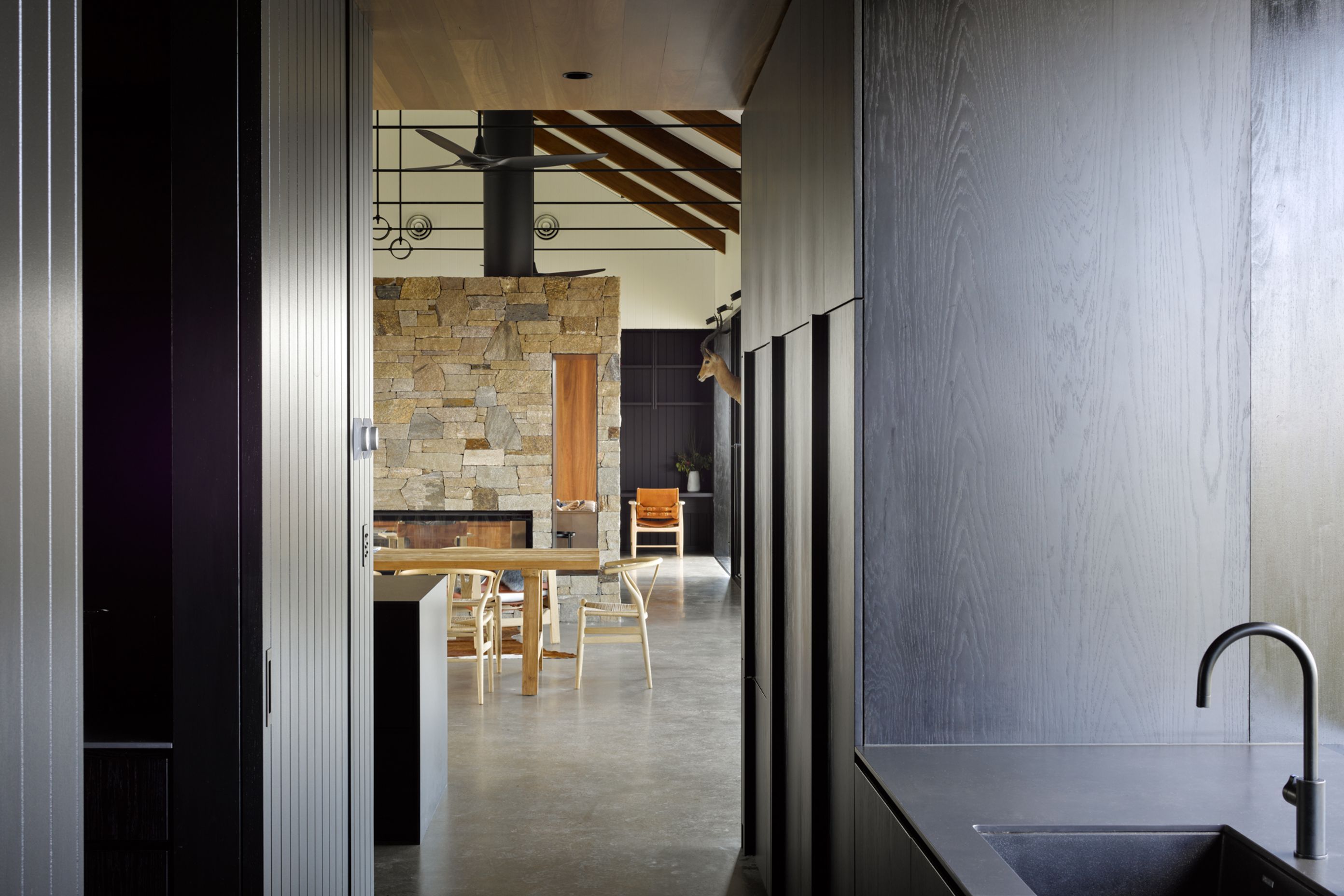 Glenmaurie-Station-by-Shaun-Lockyer-Architects-Issue-11-Feature-The-Local-Project-Image-29-1.jpg