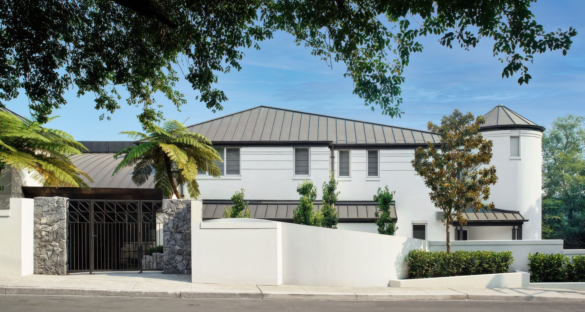Hunters Hill House banner