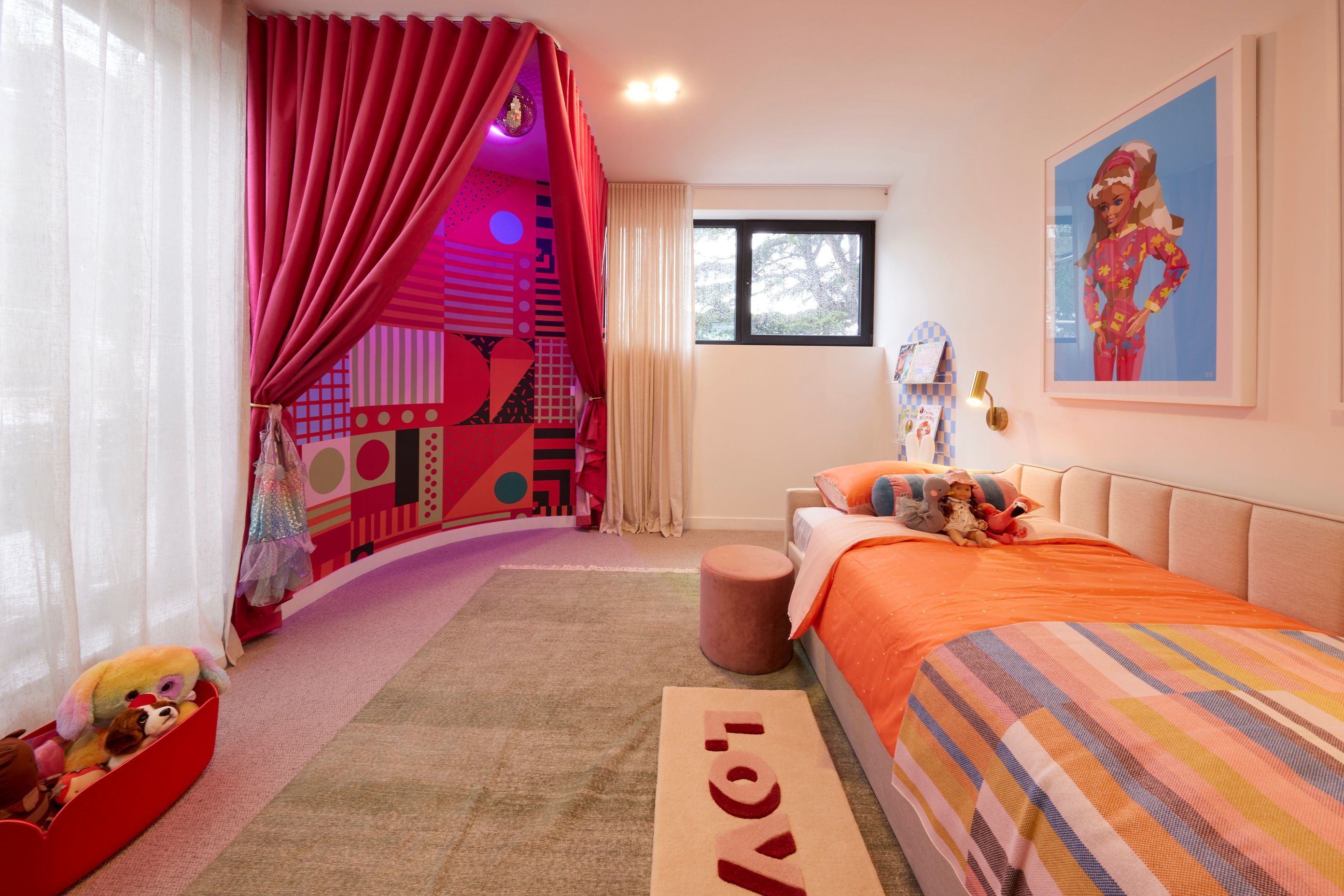 H2-R9-Double-Bedroom-Leah-Ash02.jpg