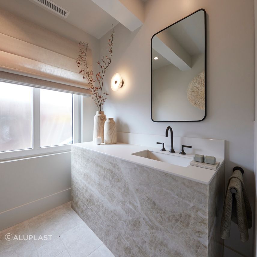 H4-RM4-Bathroom-Steph-Gian-001.jpg