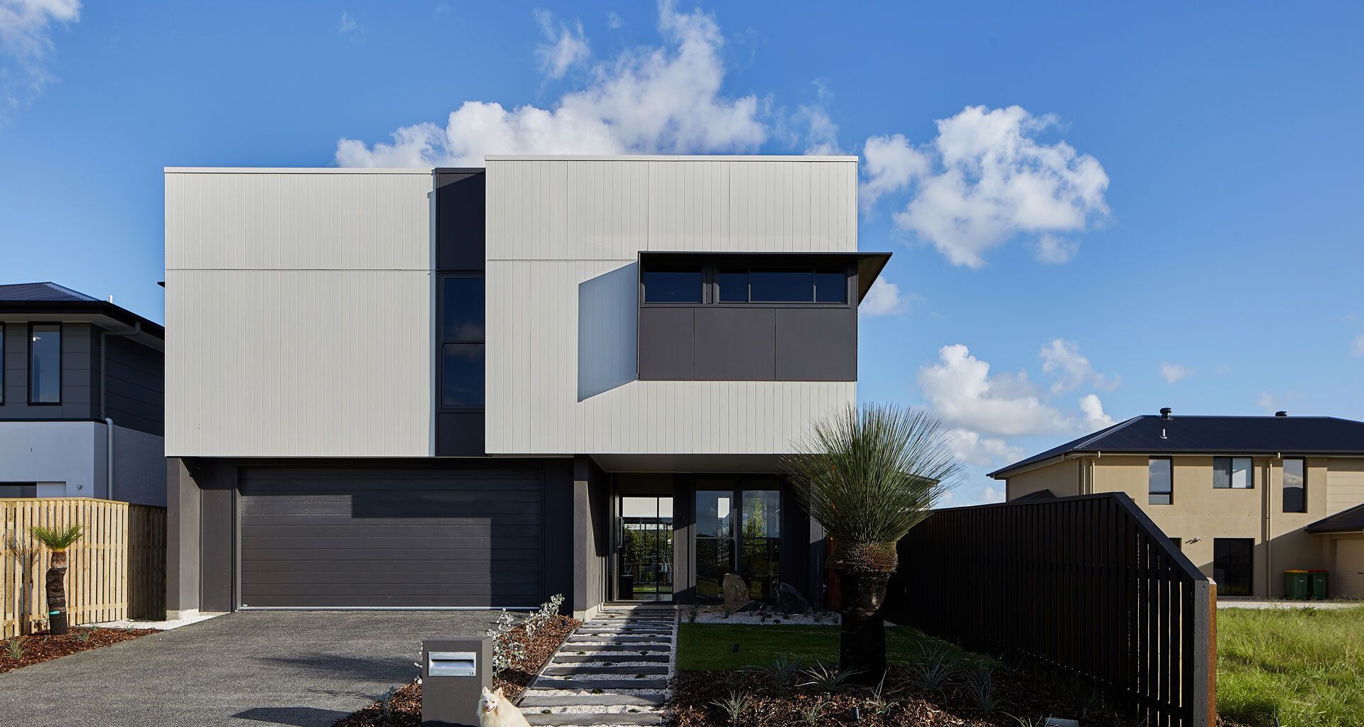 Helensvale House banner