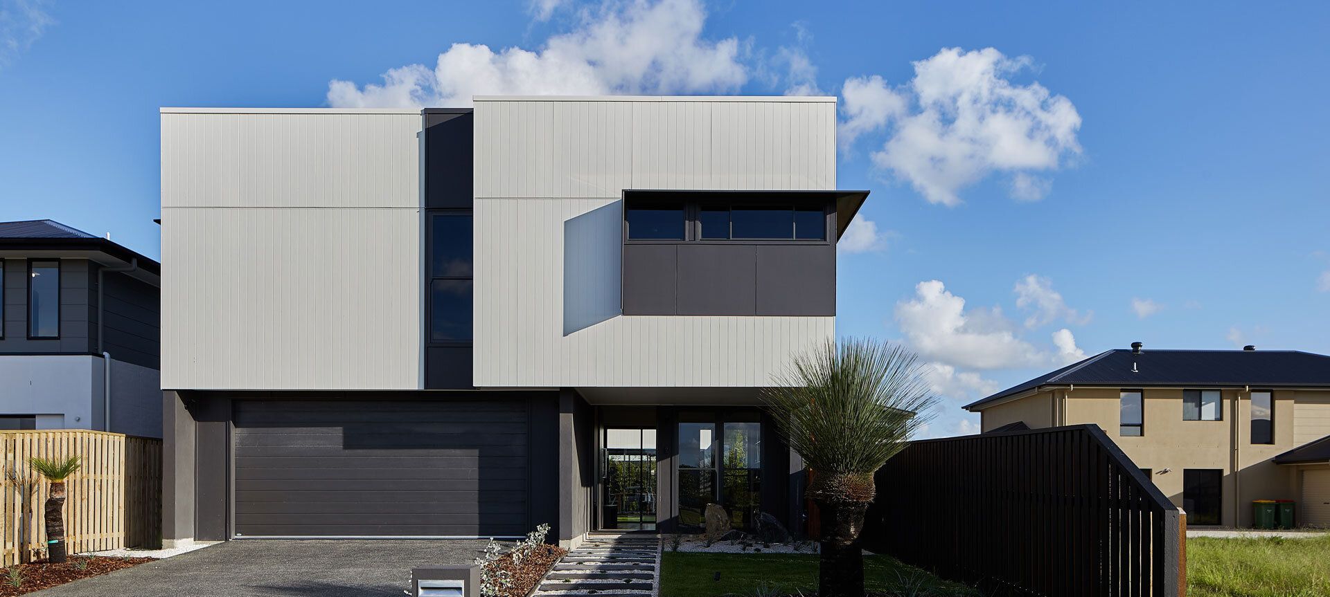 Helensvale House banner