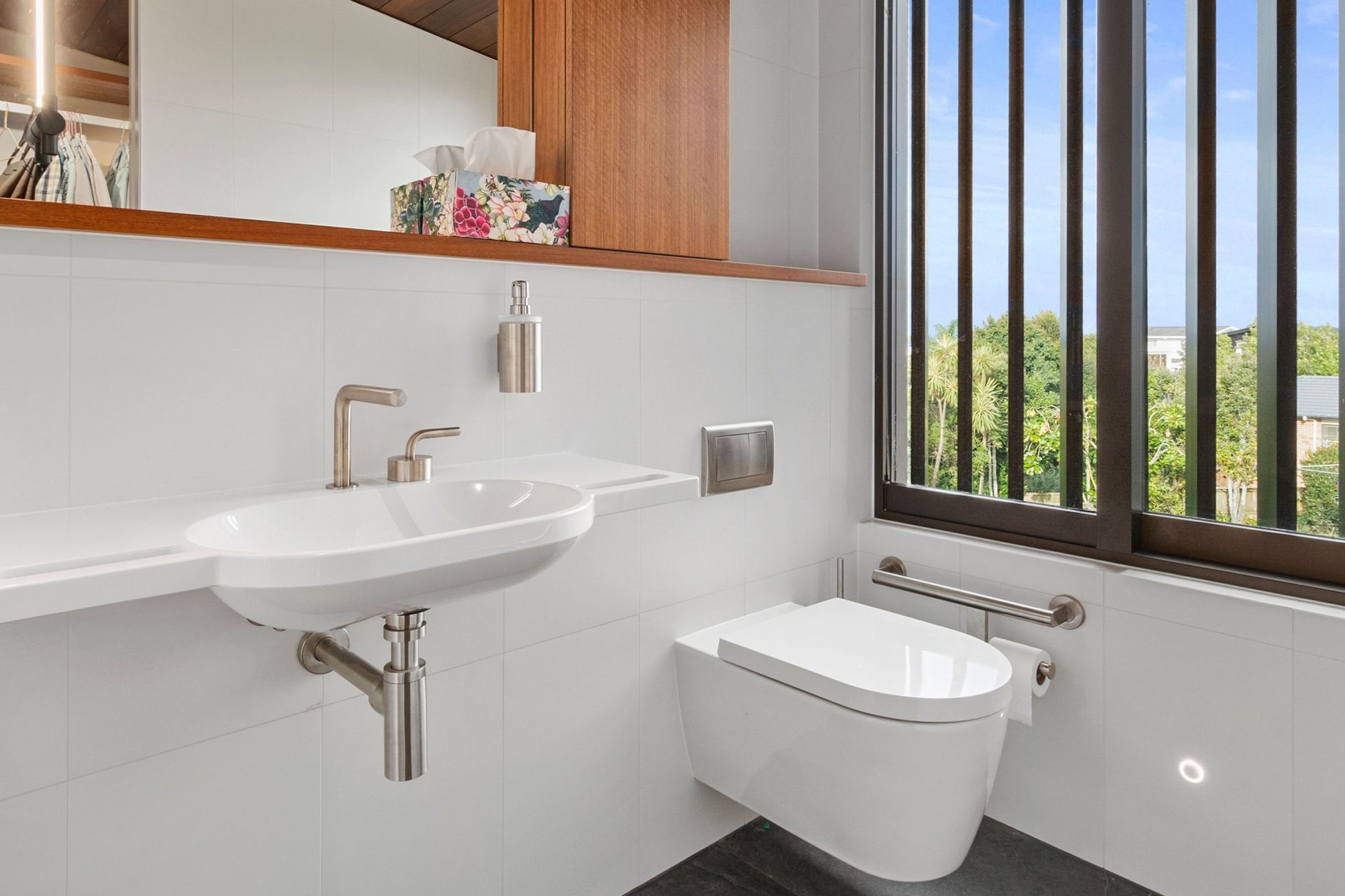 Hewi 850mm Basin with Quadro Levo Mixer & Spout. Hewi System 900 Rail with Toilet Roll Kit.