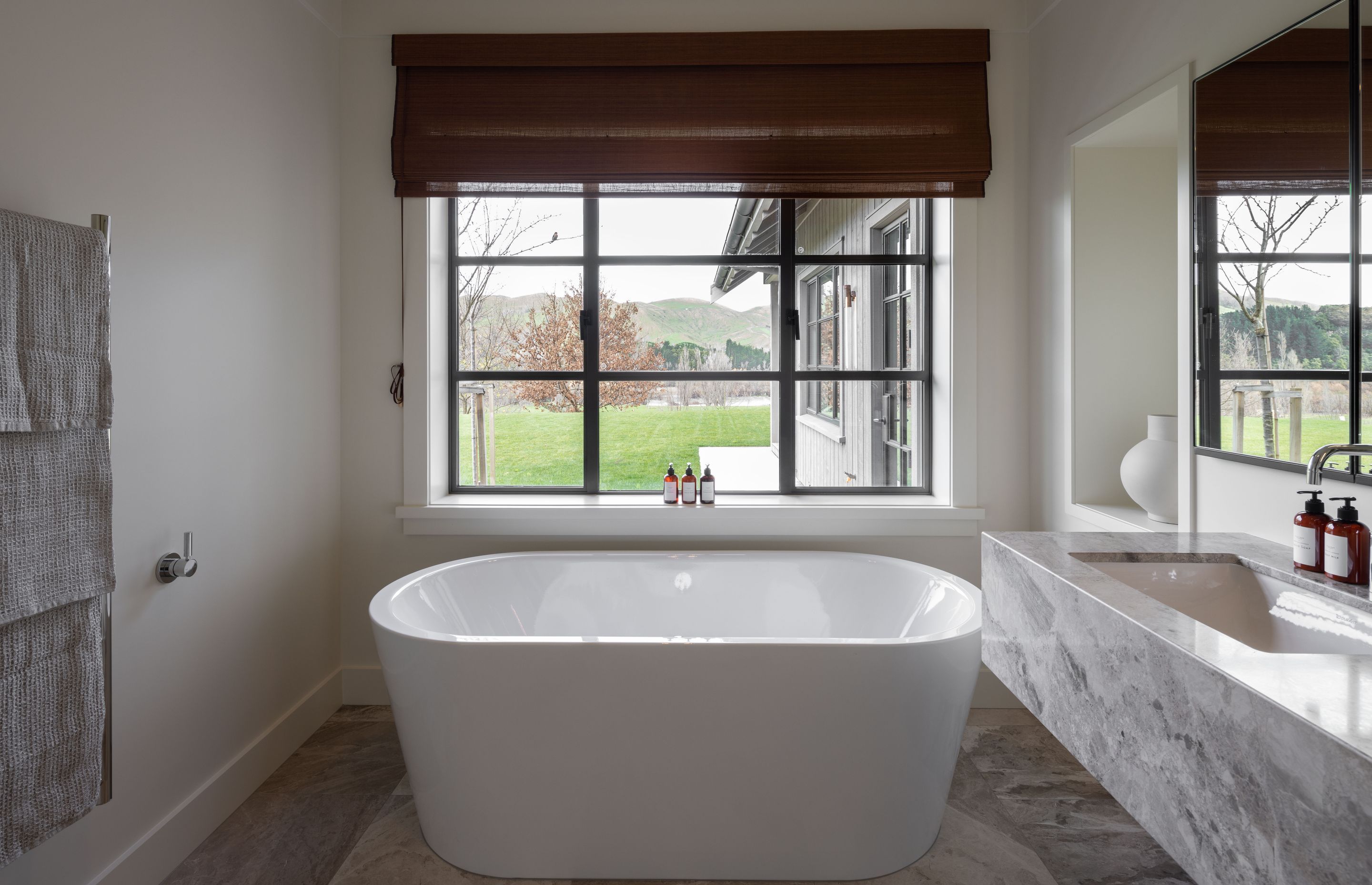 Euchre Lodge - Black Barn Luxury Retreat