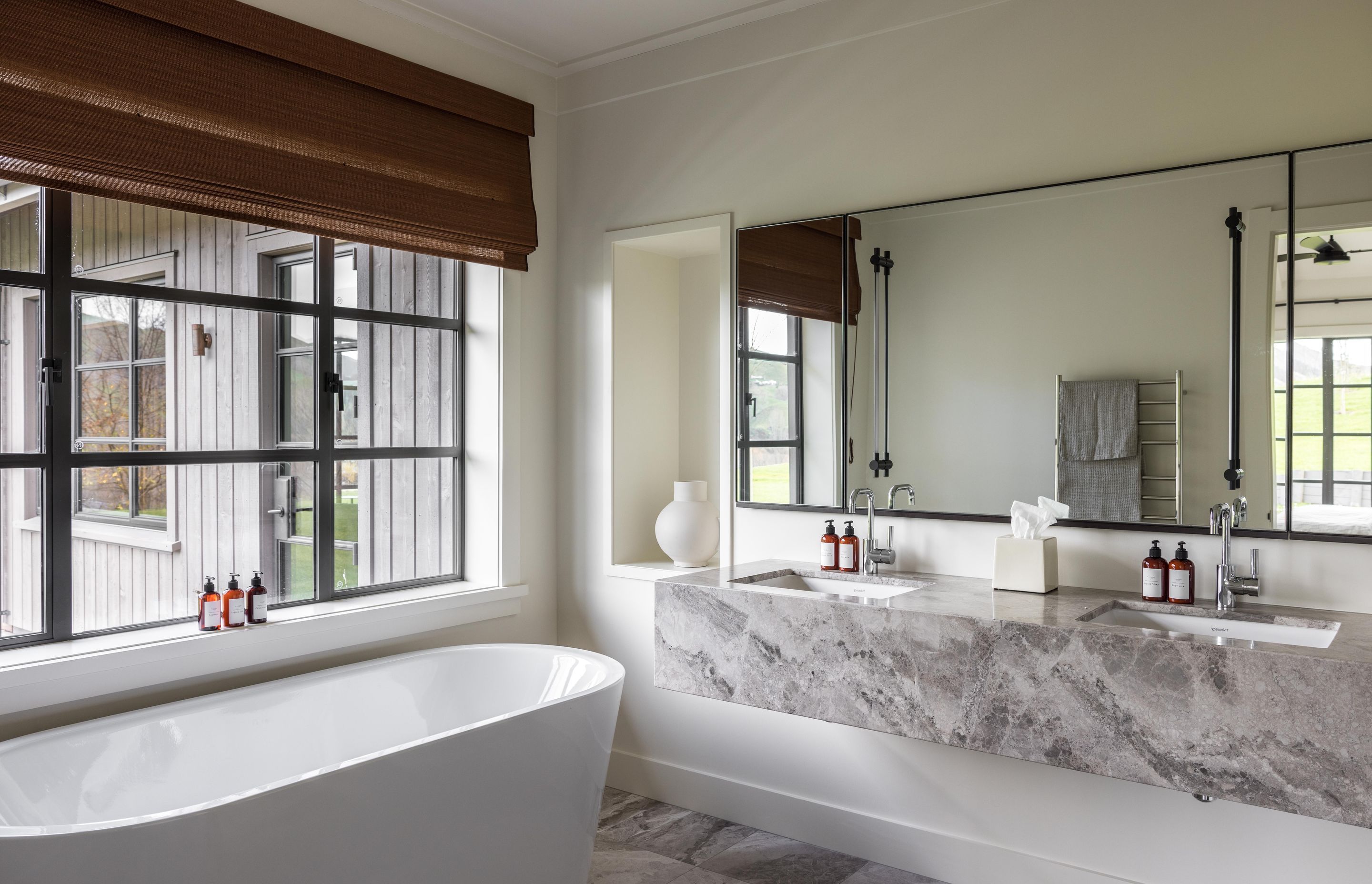 Euchre Lodge - Black Barn Luxury Retreat