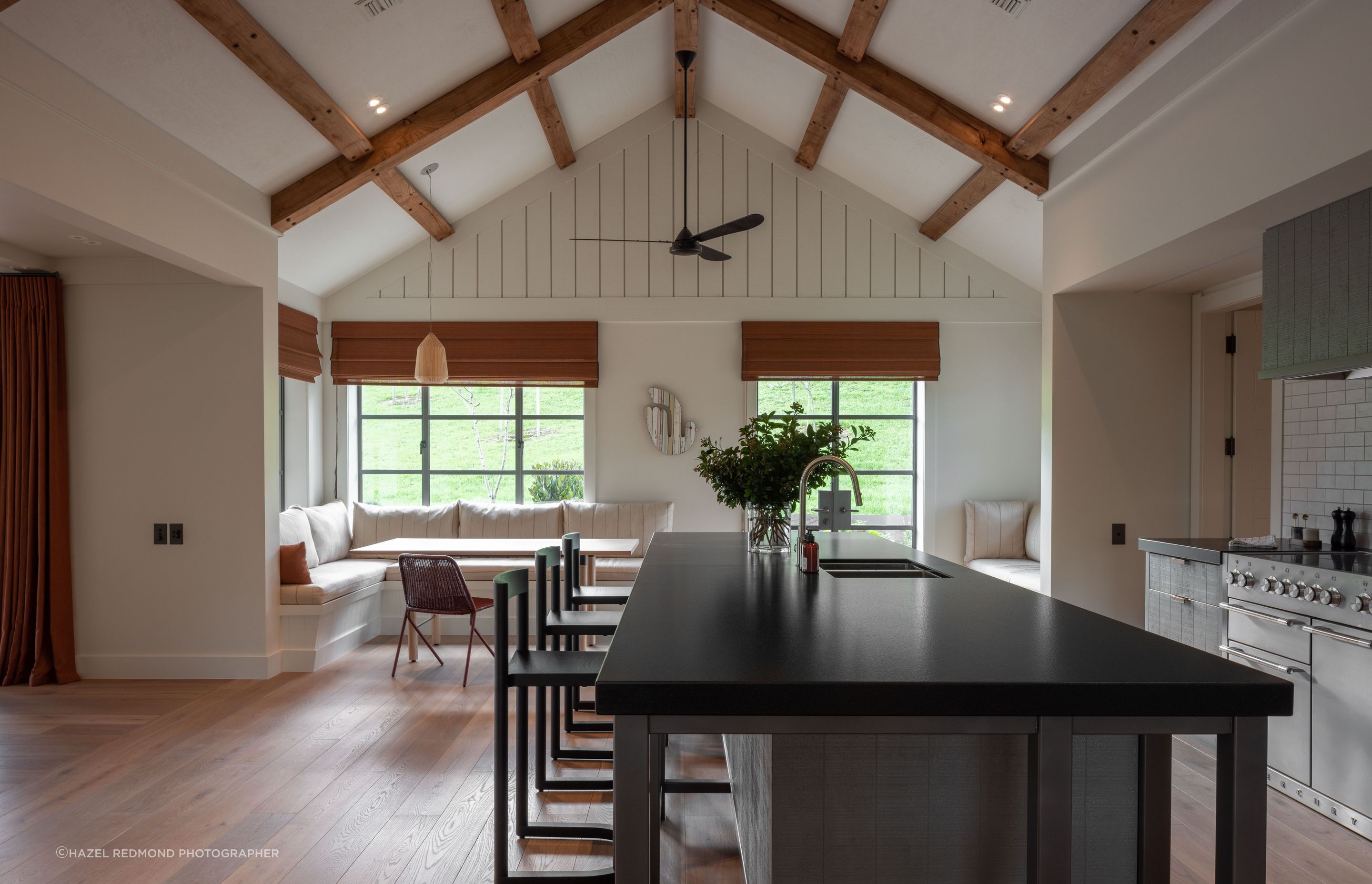 Euchre Lodge - Black Barn Luxury Retreat