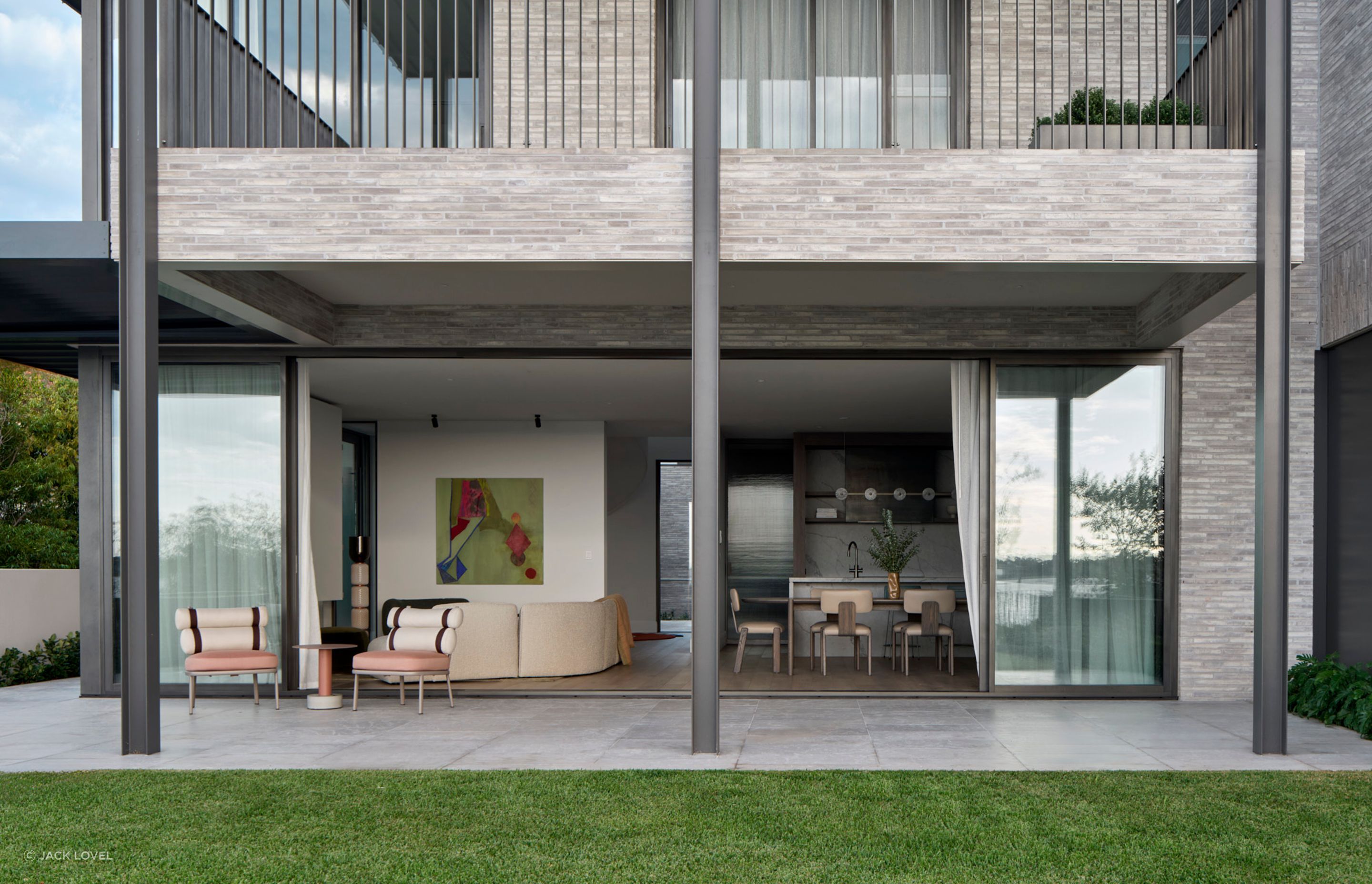 Handmade-Petersen-K91-bricks-external-facade.jpg