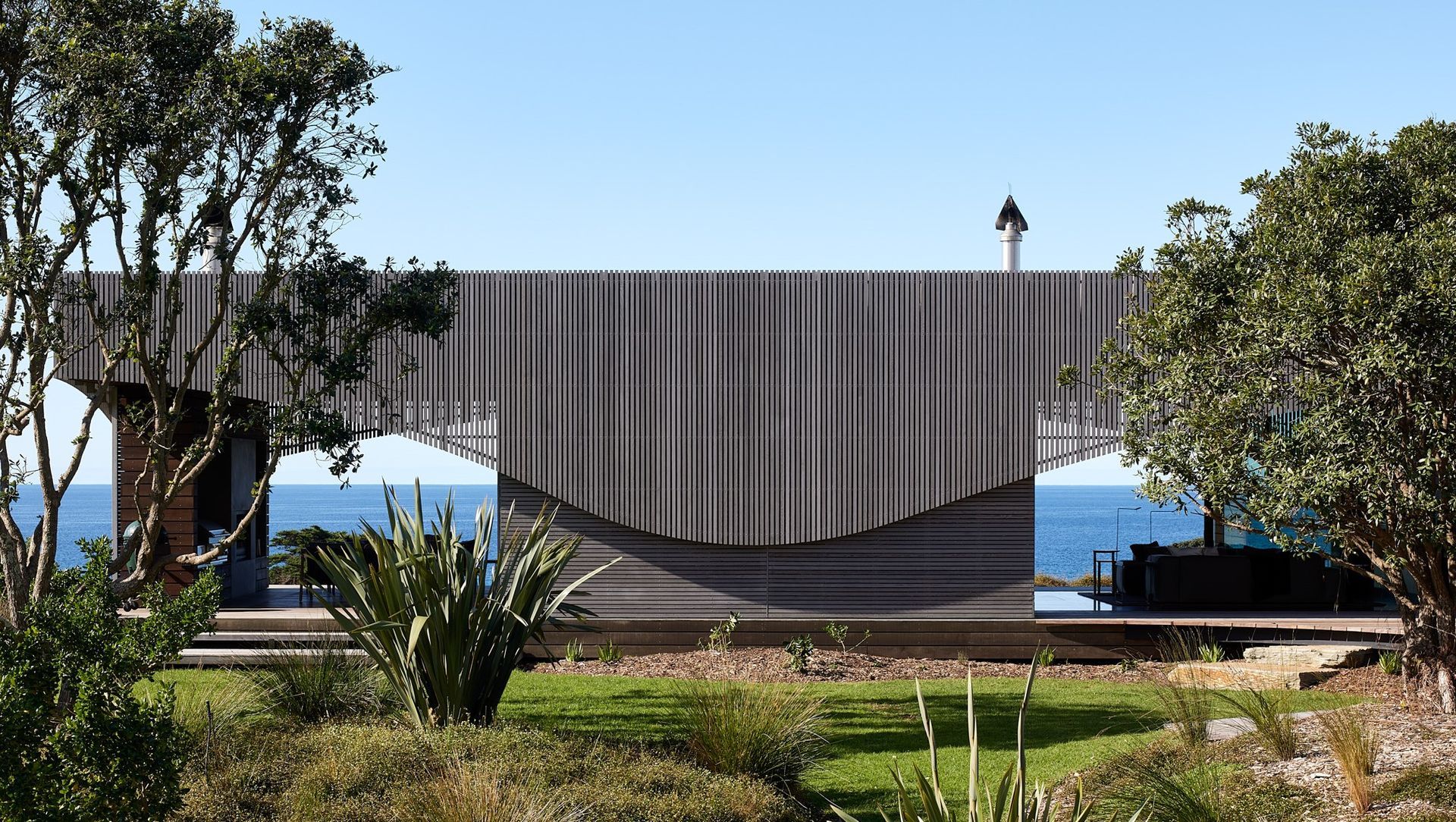 Dune House, Northland banner