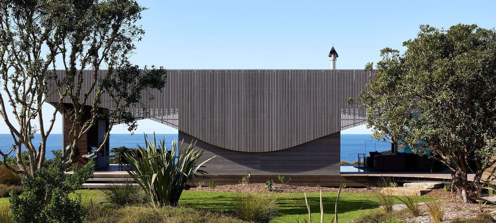 Dune House, Northland banner