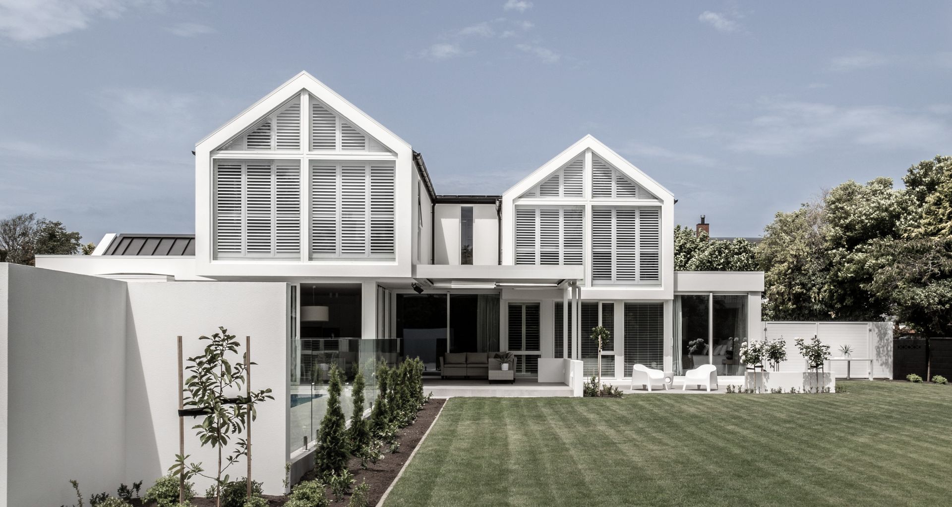 White Peaks House banner