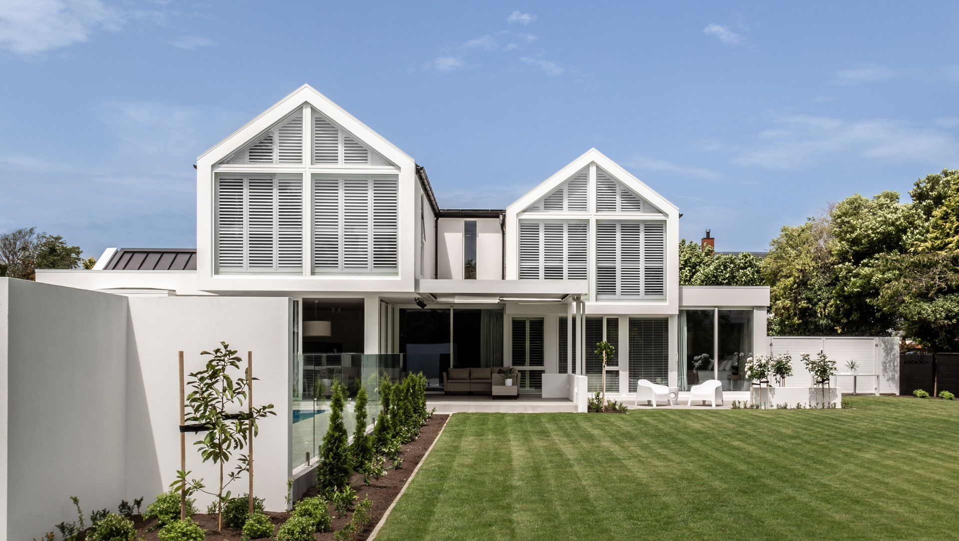 White Peaks House banner