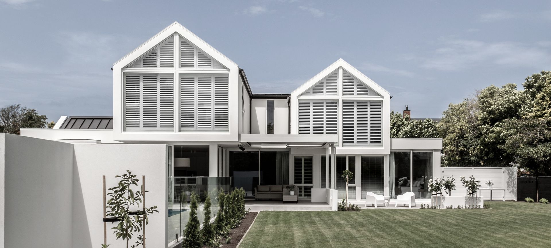 White Peaks House banner