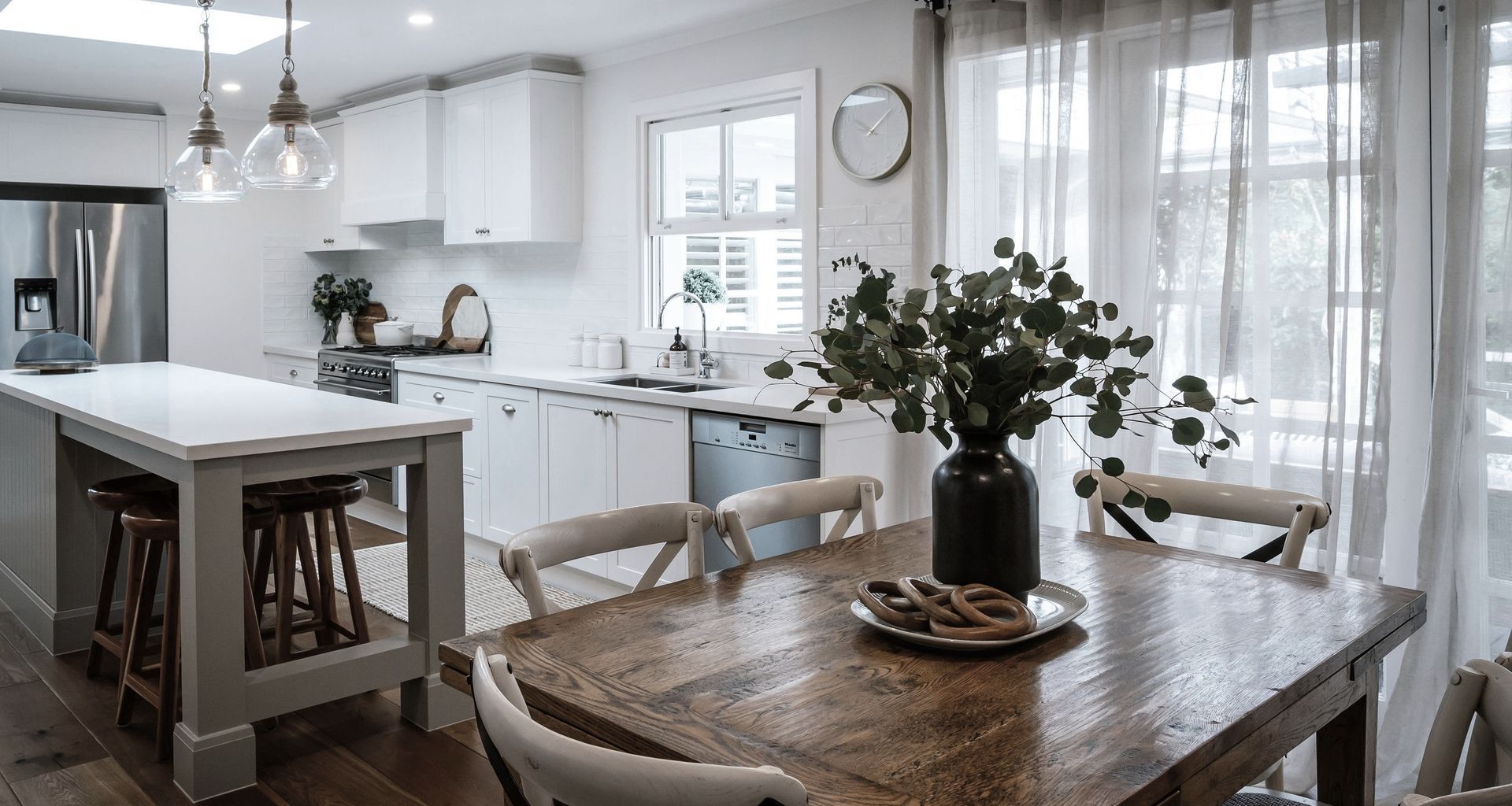 Hamptons Hideaway - Mt Eliza banner
