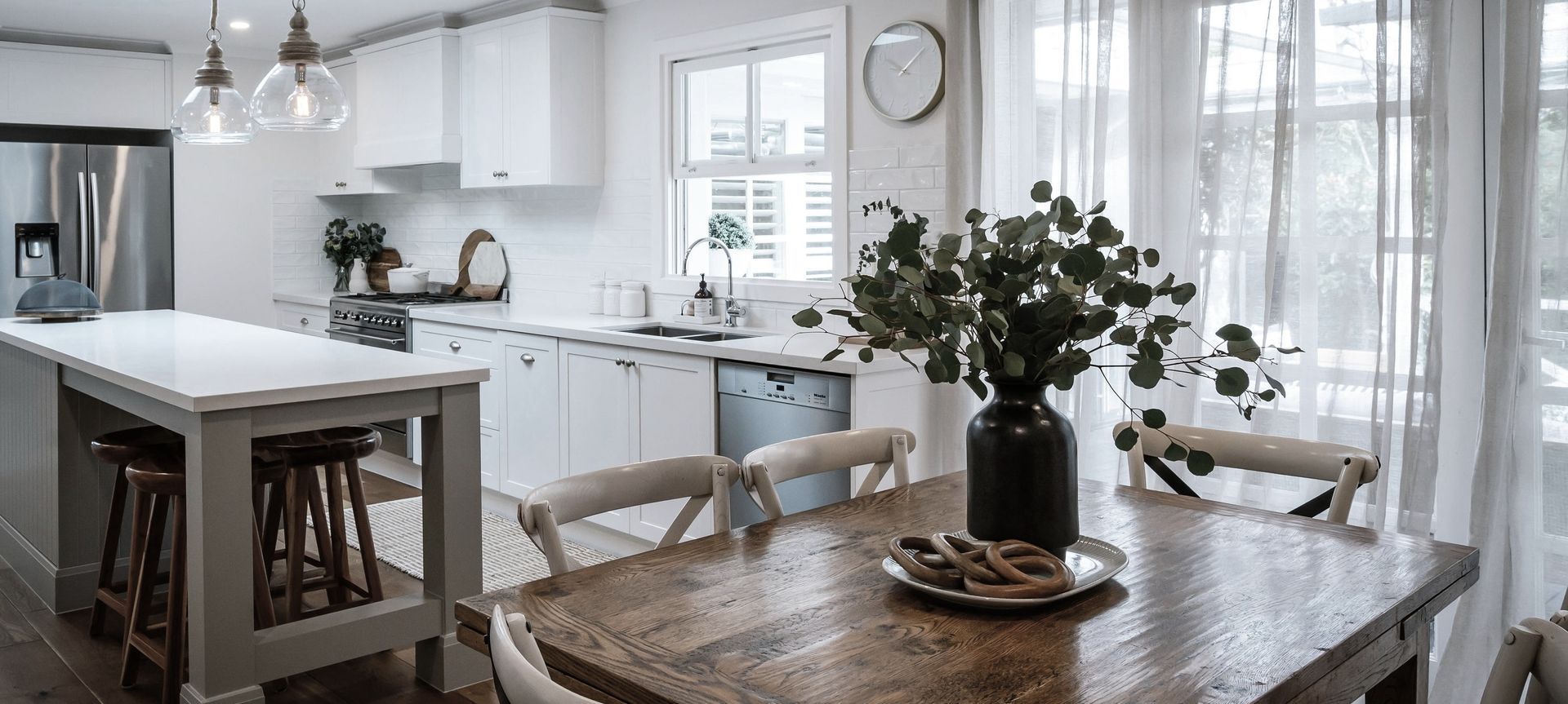 Hamptons Hideaway - Mt Eliza banner