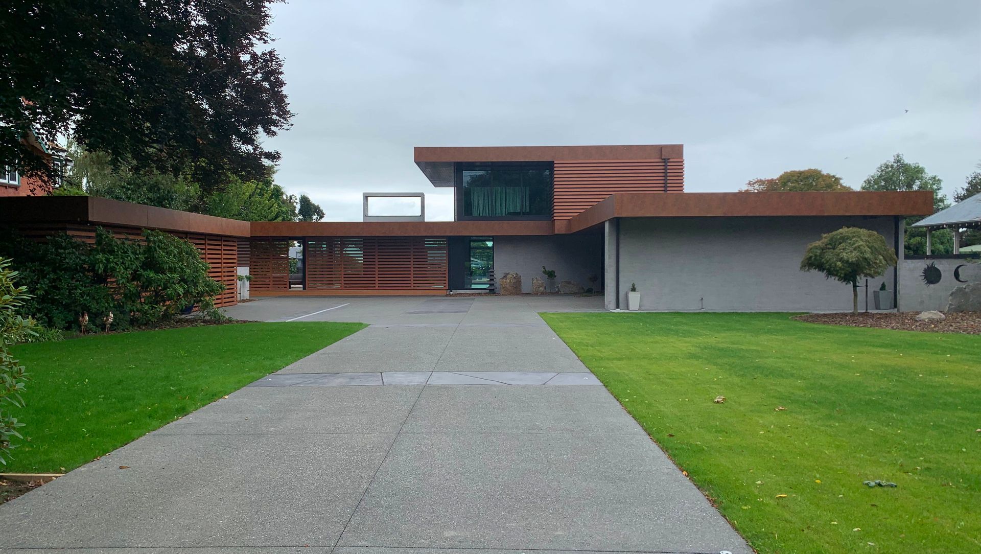 Queenstown House banner