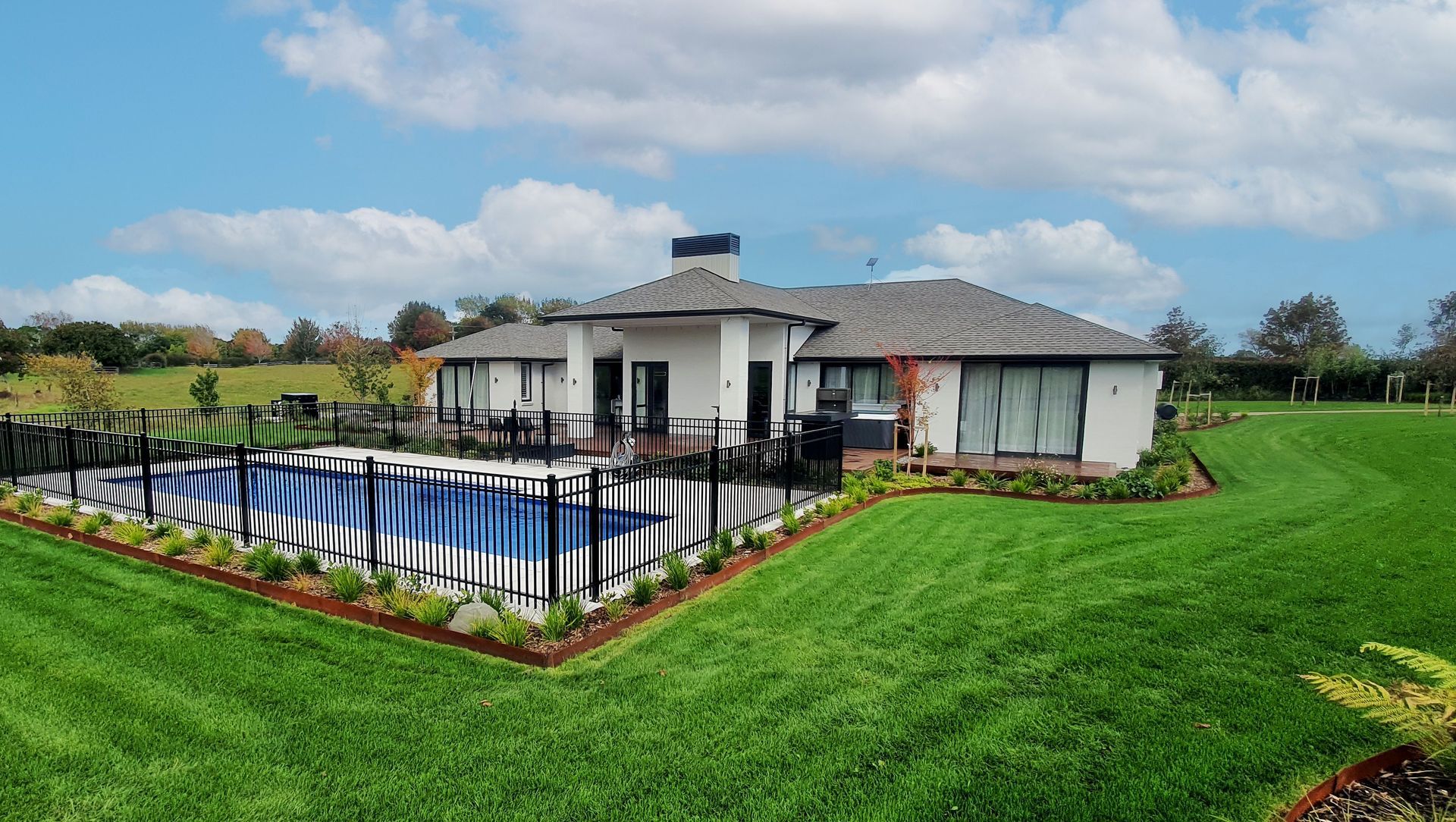 Luxury New Build In Karaka banner