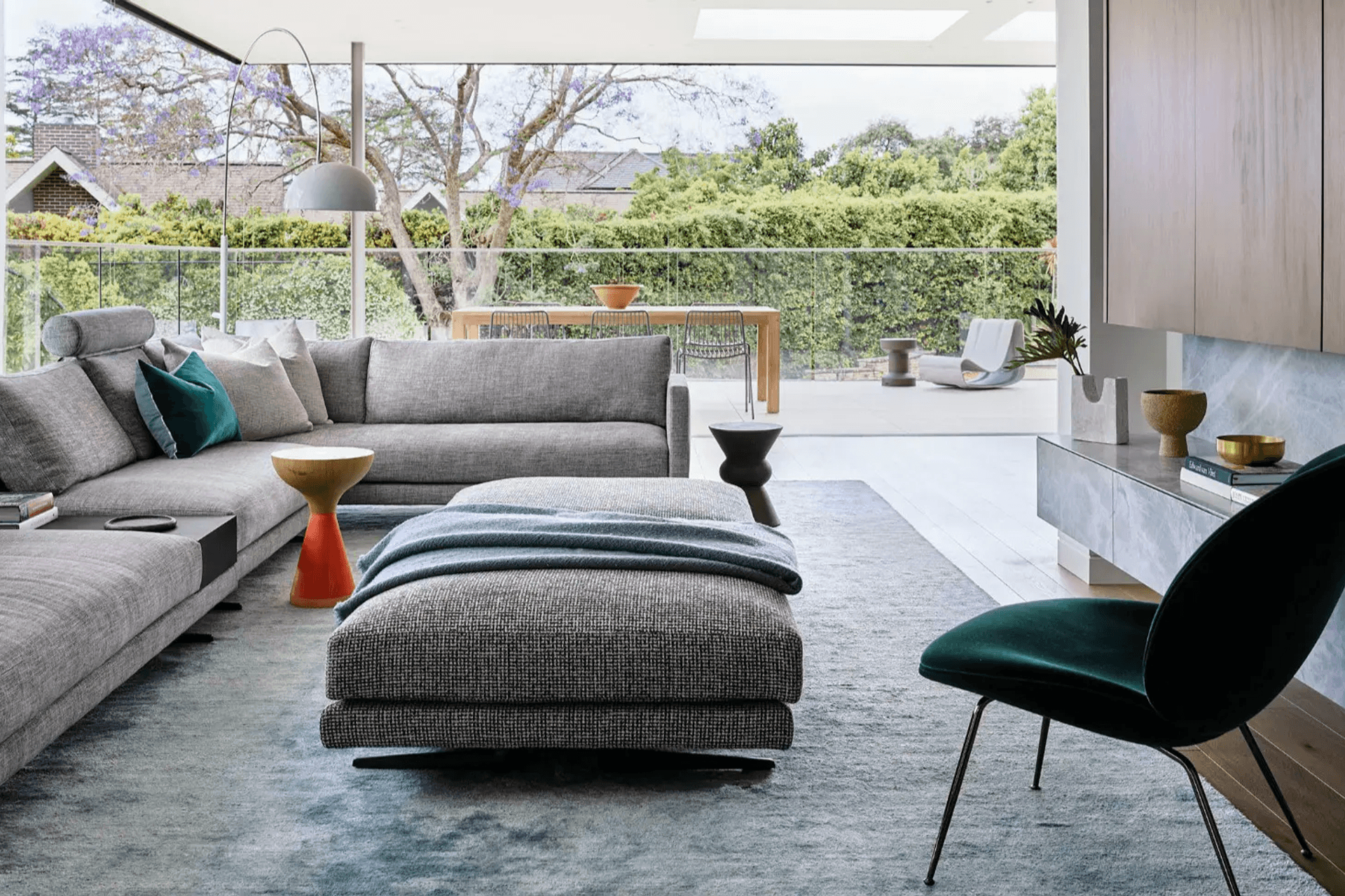 Concha Bonita Limestone (Custom Order) | Tavira Limestone | Striato Coliseum Travertine | Toki Constructions | Jorge Hrdina