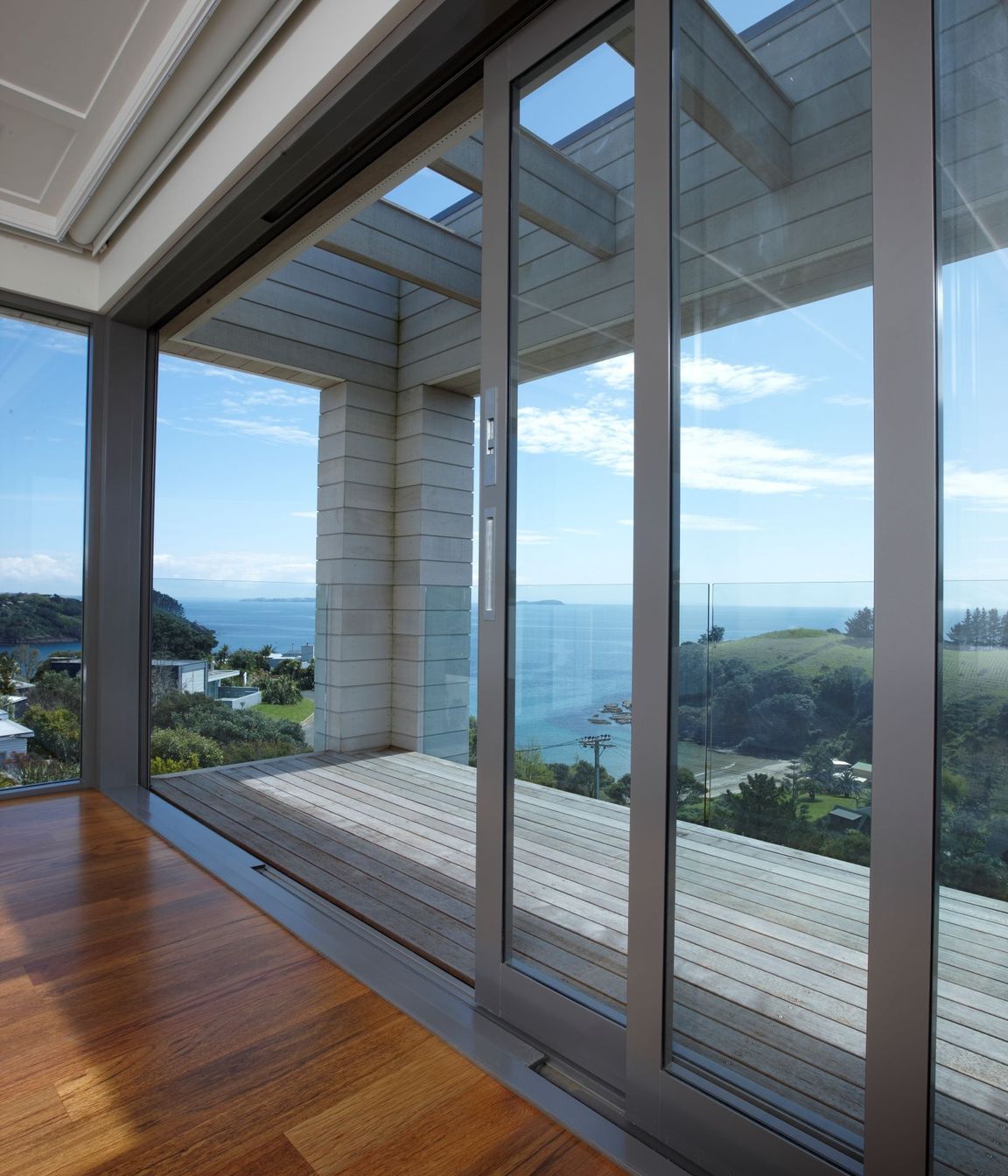 Entertainers Paradise, Waiheke