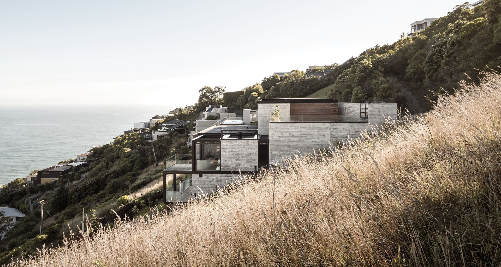 Scarborough Béton Brut: a dramatic in-situ concrete house banner