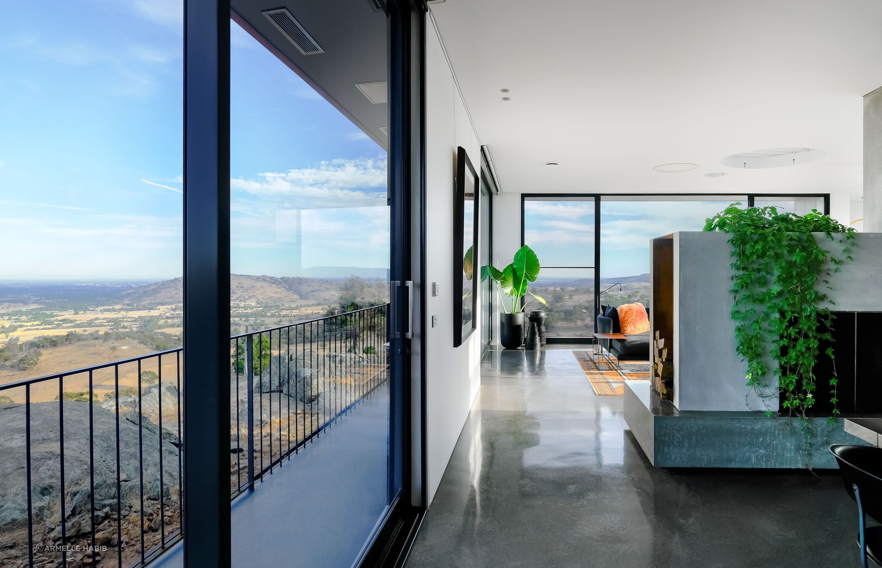 LIVINGROOM-SOUTH-WALL.jpg