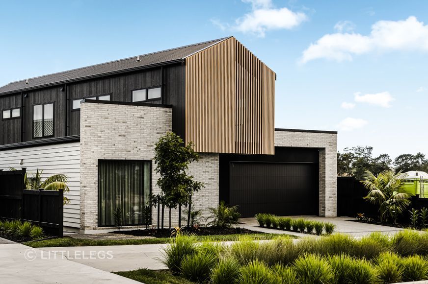 LL25003House-of-illusions-Maddren-114-v2.jpg
