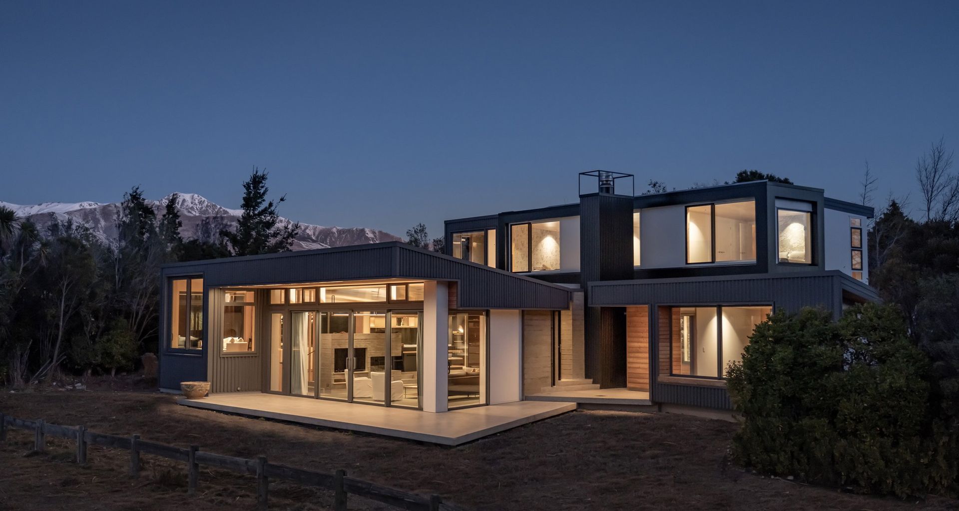 View House, Lake Hawea banner