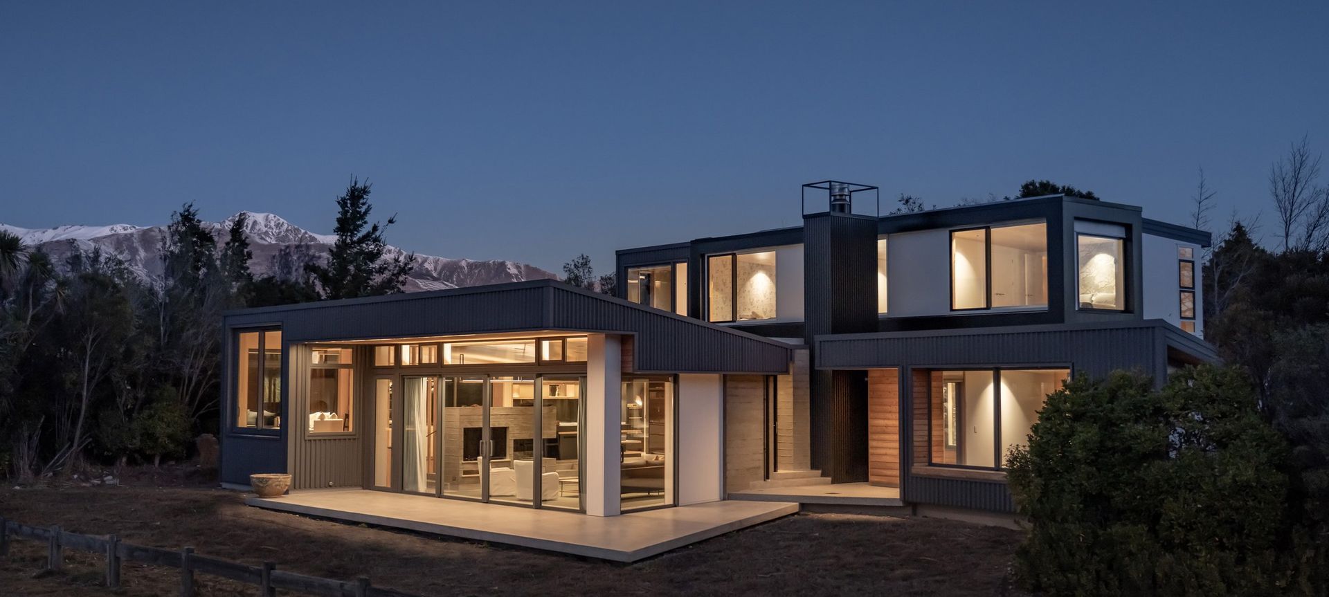 View House, Lake Hawea banner