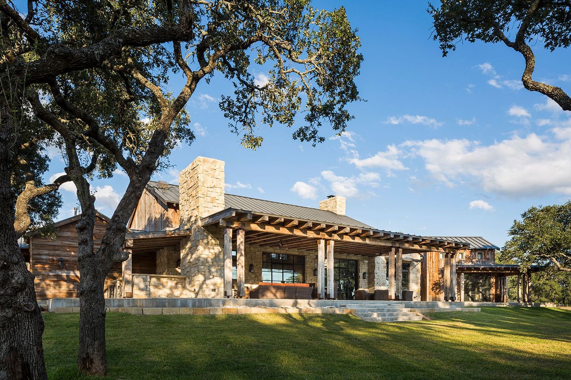 Llano-Ranch-Rear-Exterior-Perspective-ALIGN-Austin-Architects.jpg
