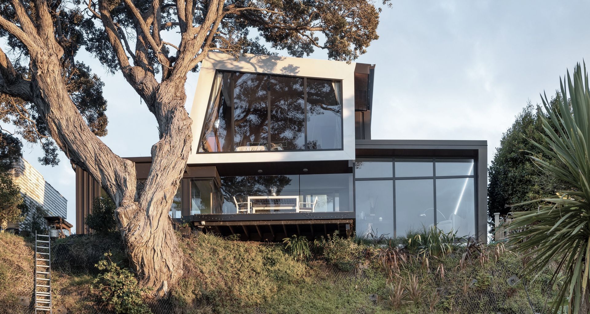 Habitat Magazine #35 - Tosiendine House banner