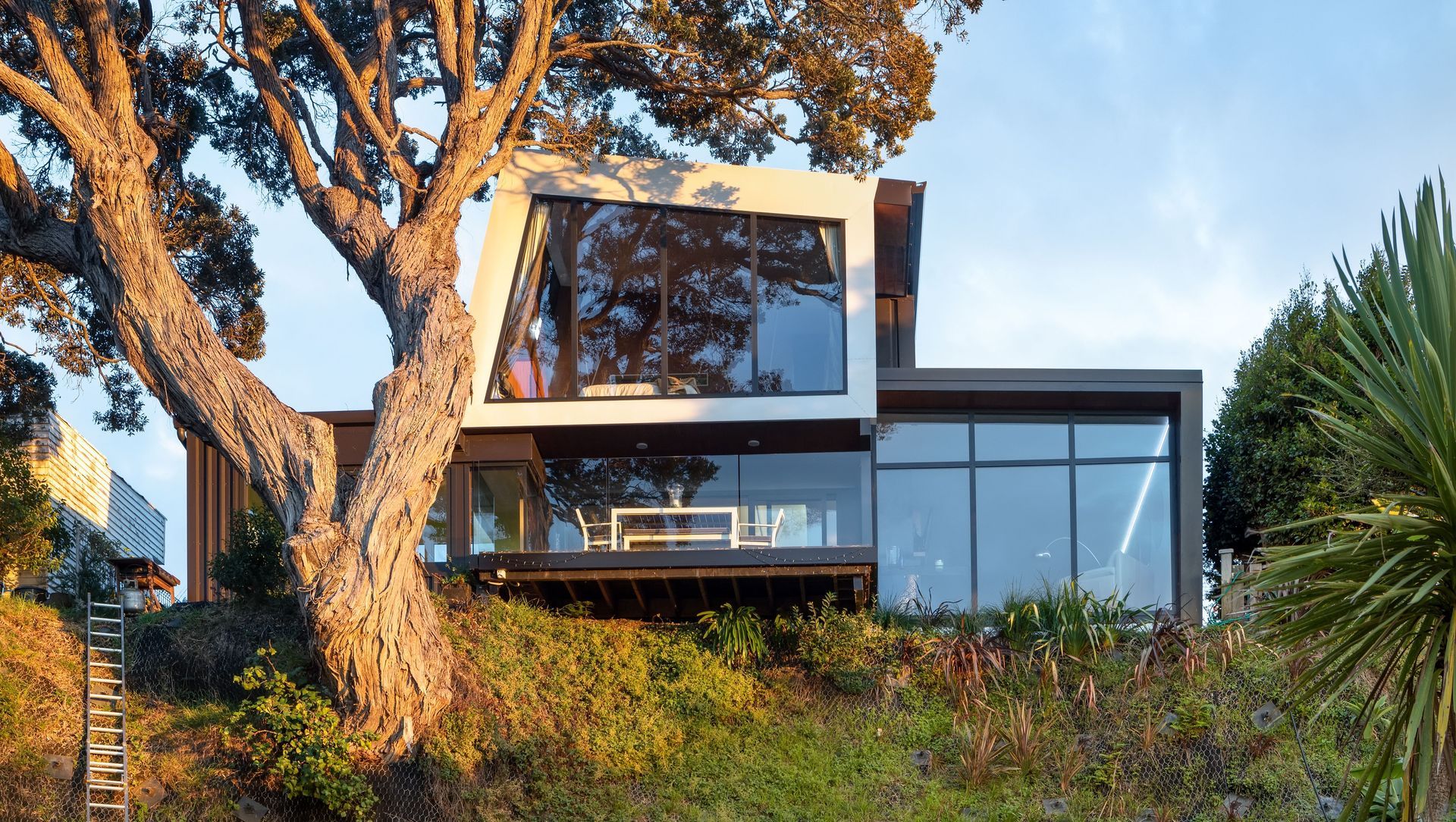 Habitat Magazine #35 - Tosiendine House banner