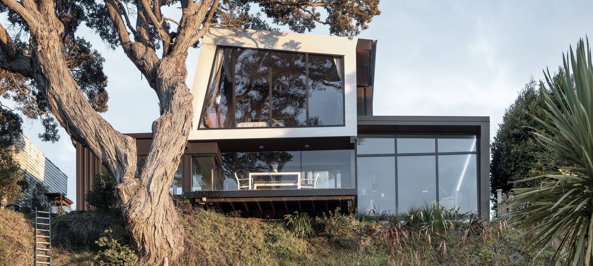 Habitat Magazine #35 - Tosiendine House banner