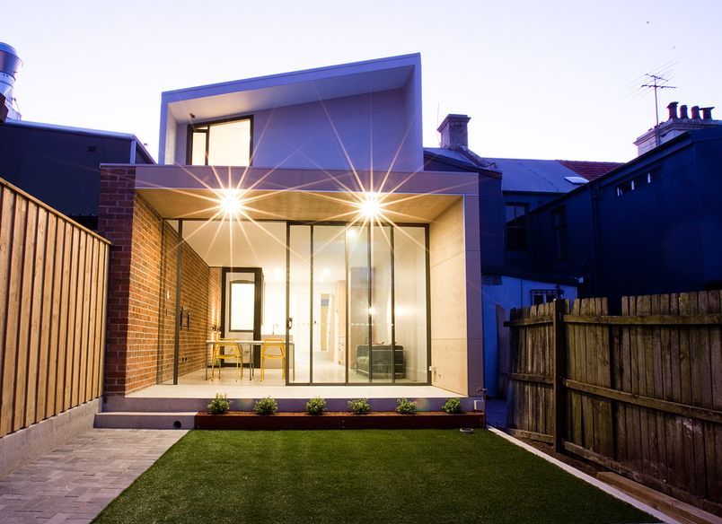 Spine Wall House