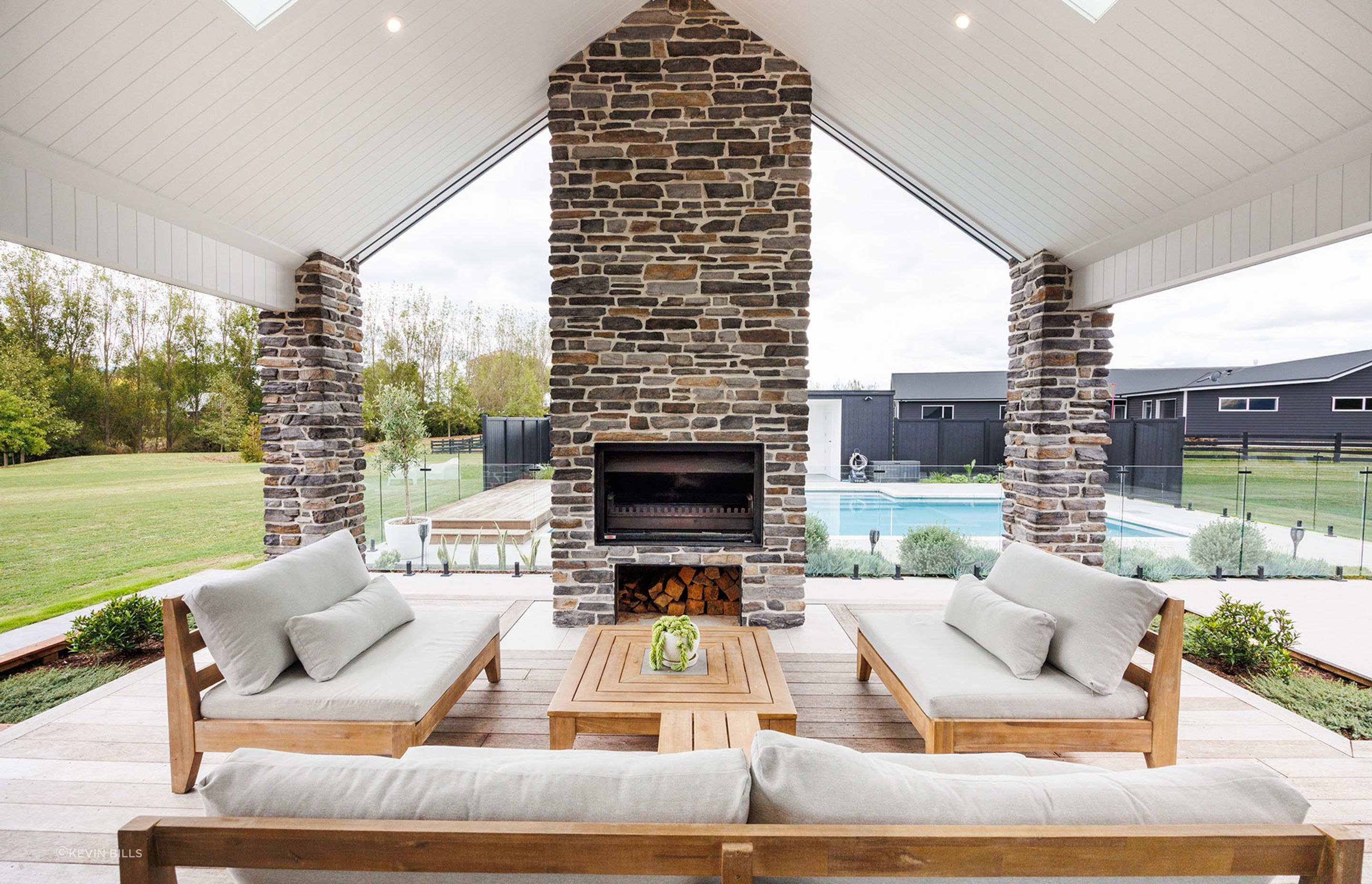 ManawatuZandercoveredoutdoorentertainingareawithfireplace.jpg