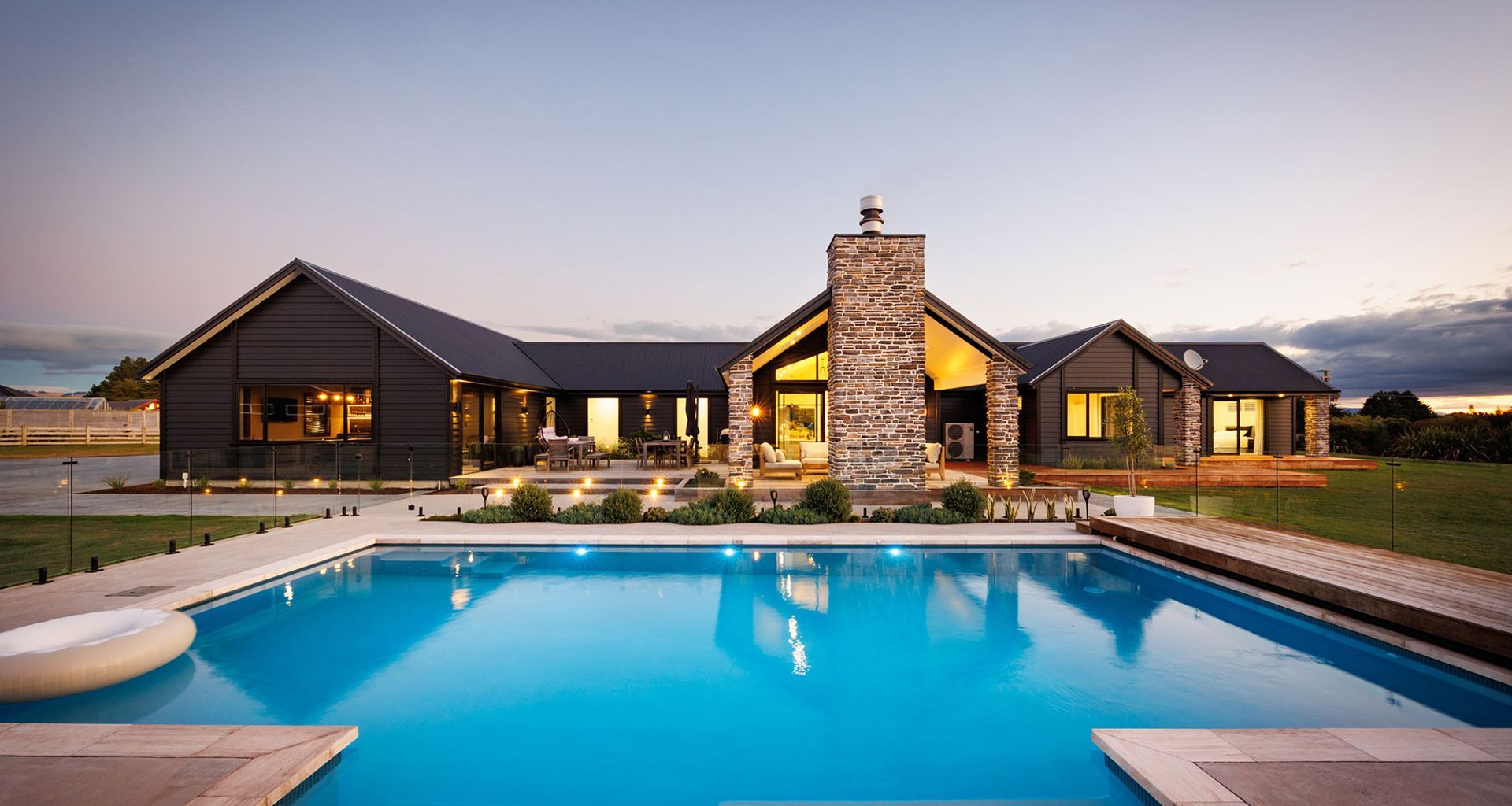 Luxury Meets Lifestyle banner