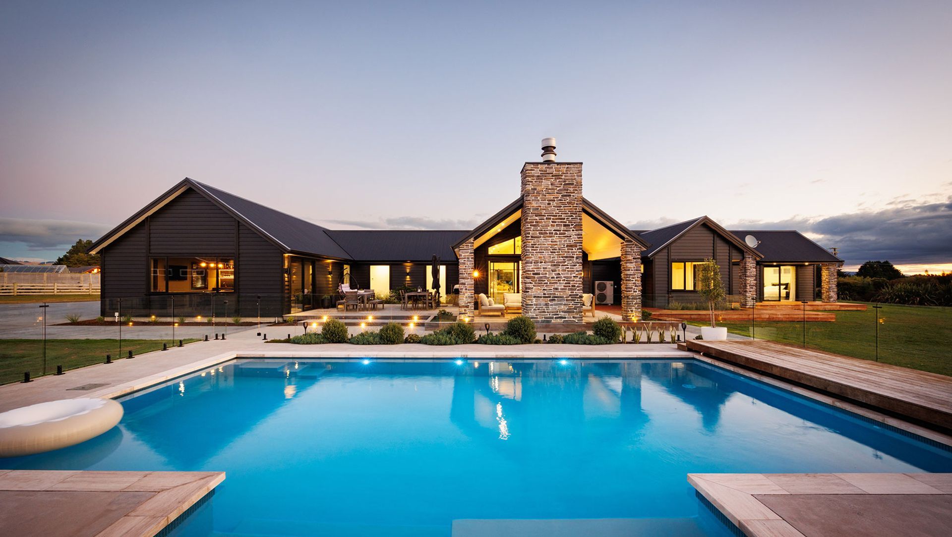 Luxury Meets Lifestyle banner